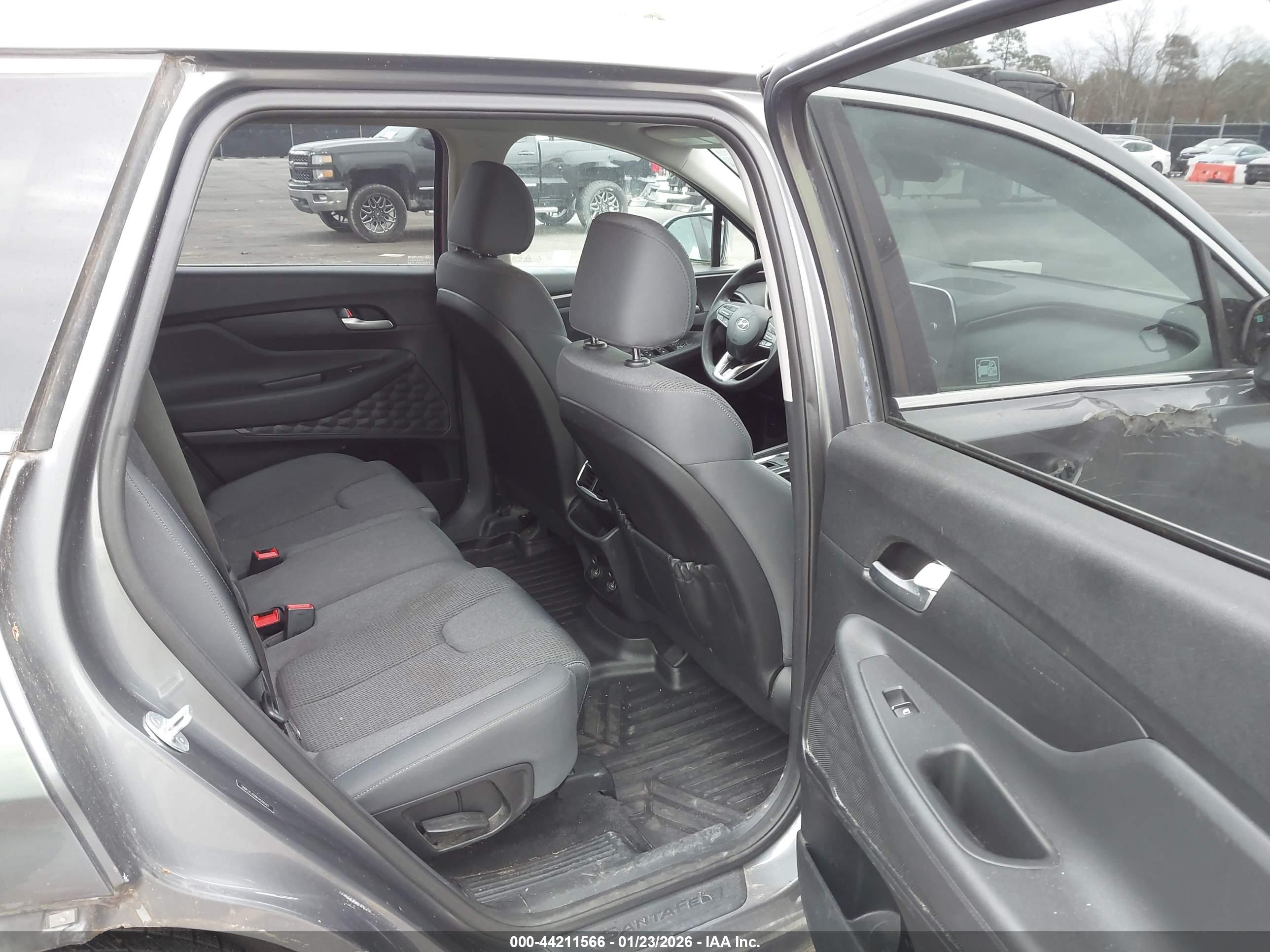 HYUNDAI SANTA image 8
