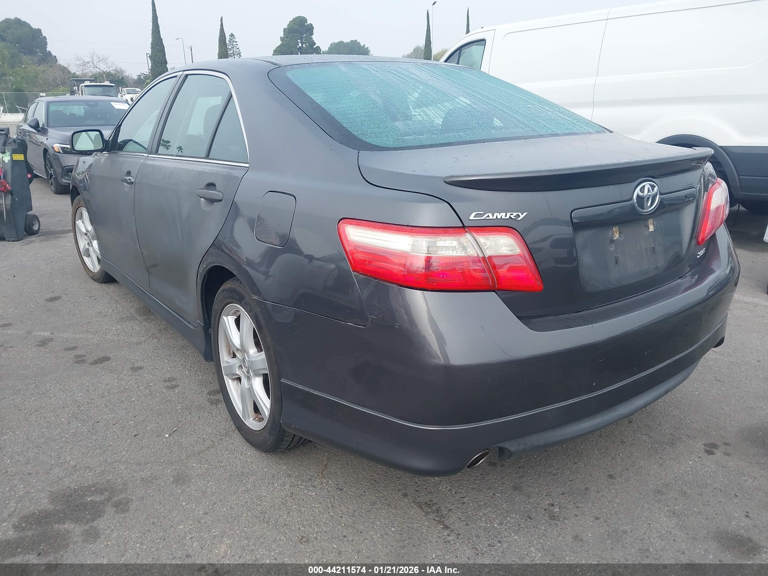 TOYOTA CAMRY image 3