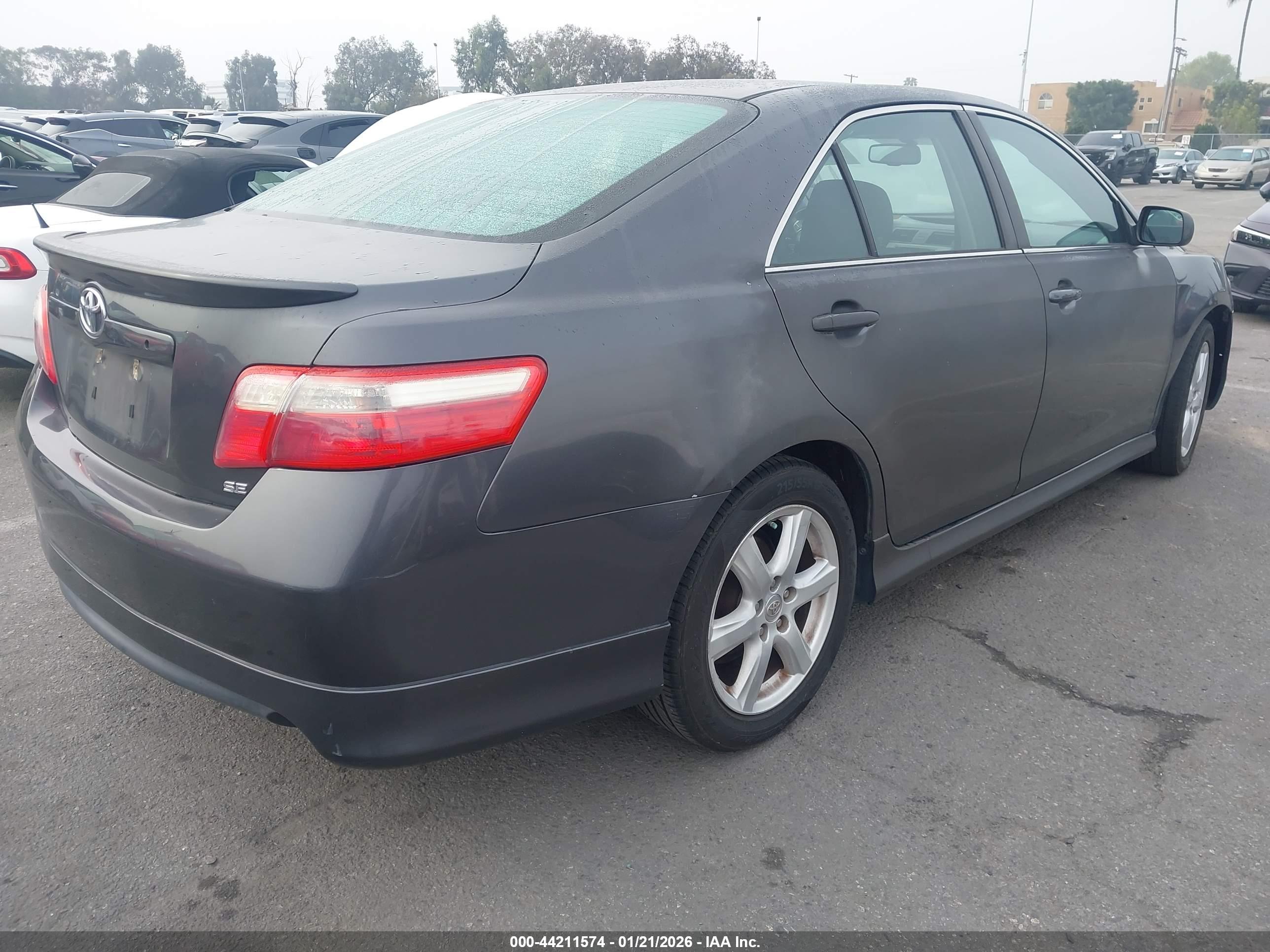 TOYOTA CAMRY image 4