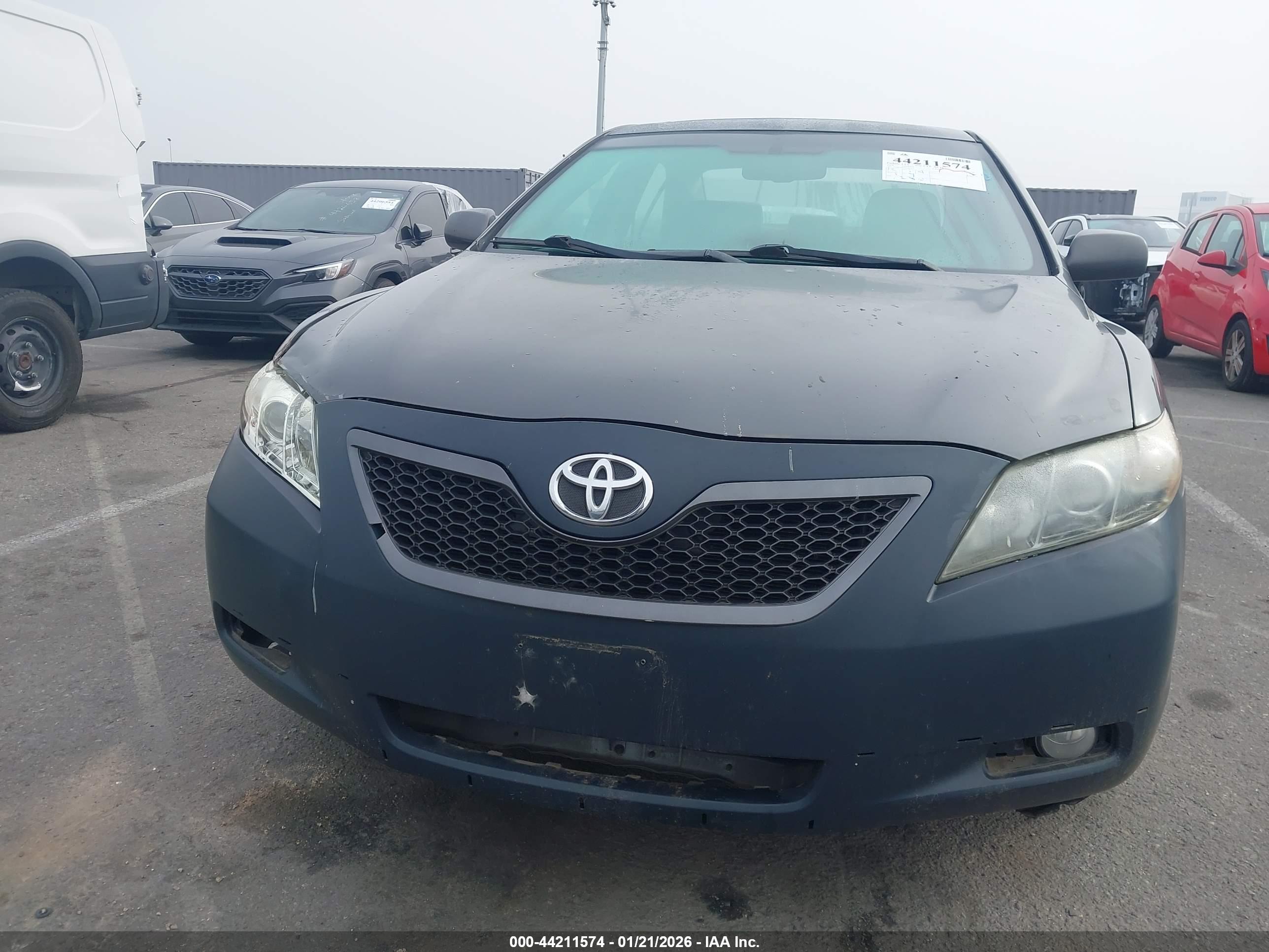 TOYOTA CAMRY image 6