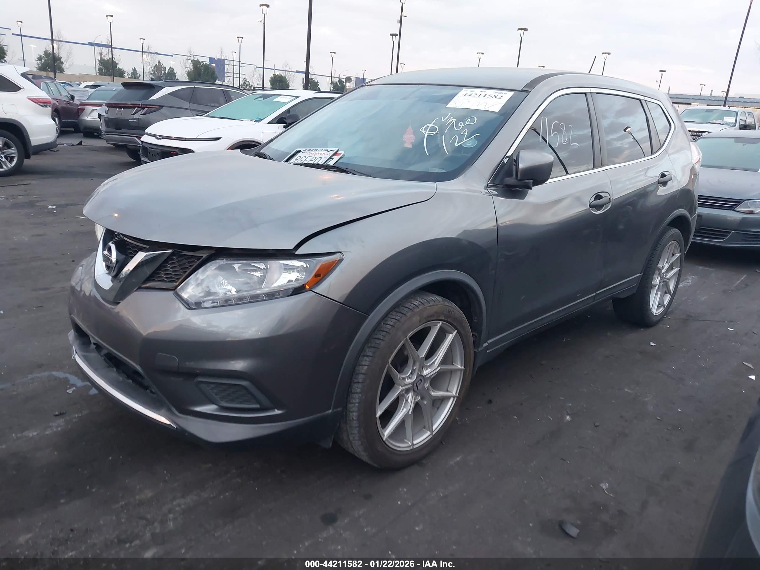 NISSAN ROGUE image 2