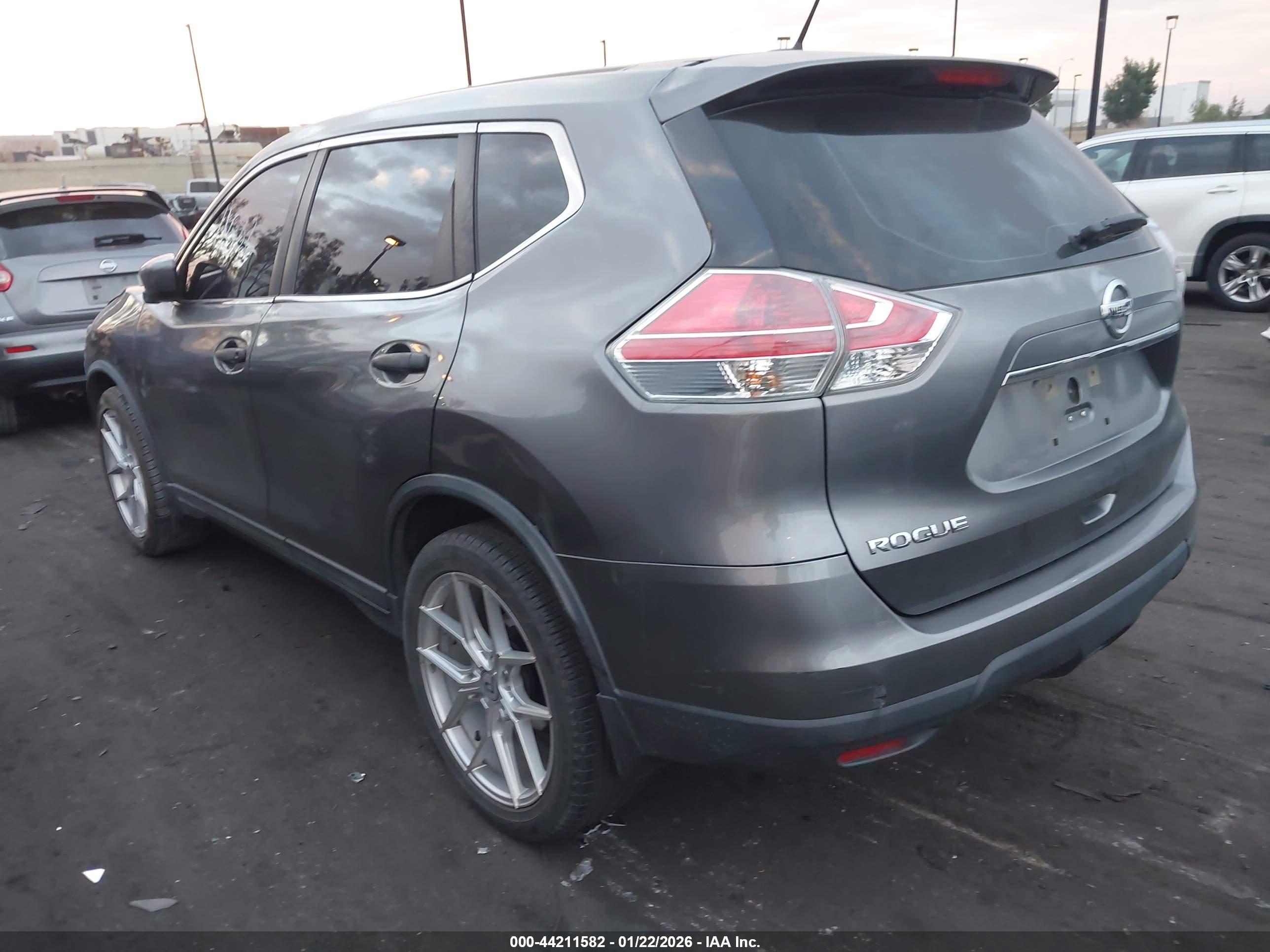 NISSAN ROGUE image 3