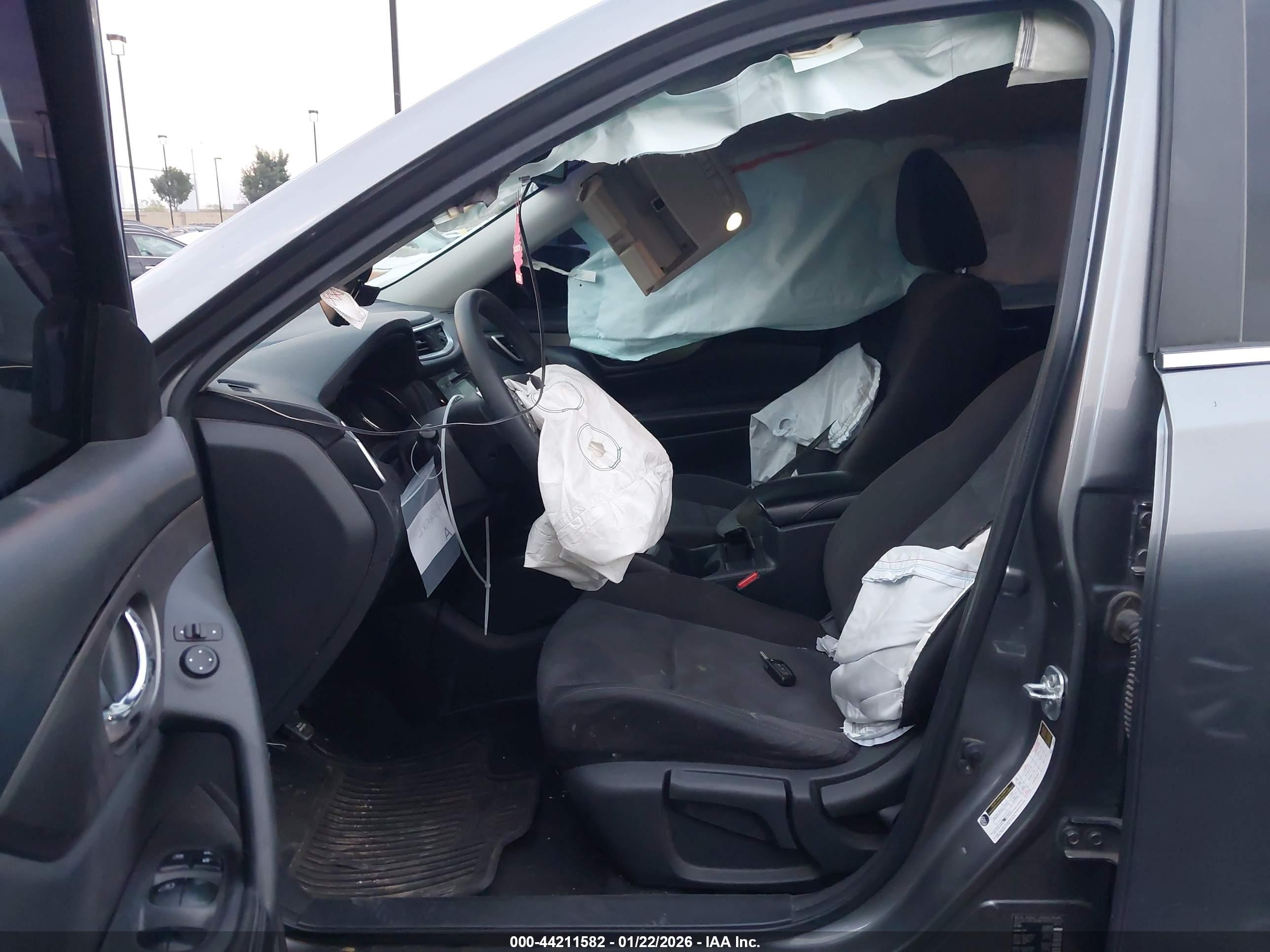 NISSAN ROGUE image 5