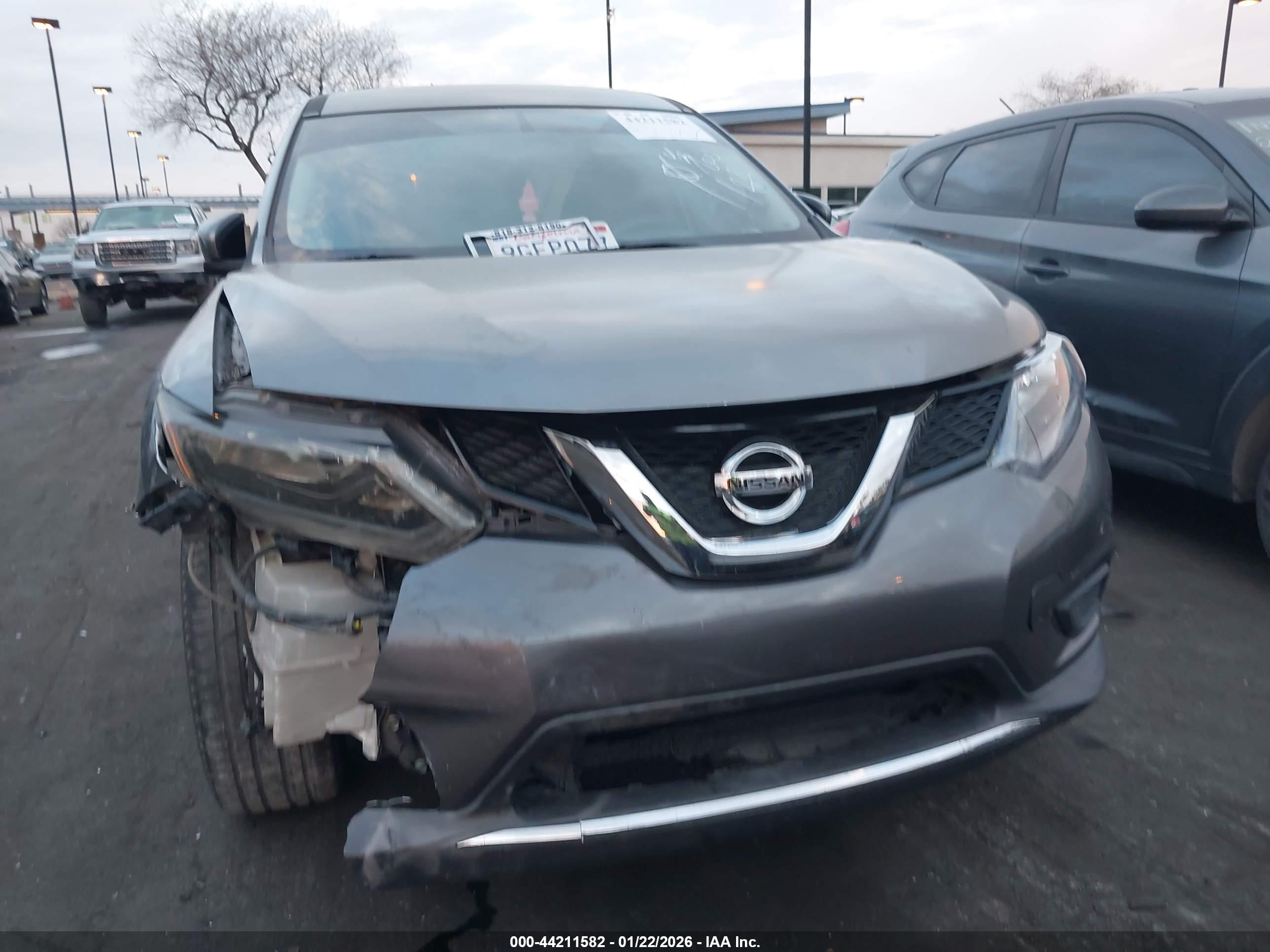 NISSAN ROGUE image 6