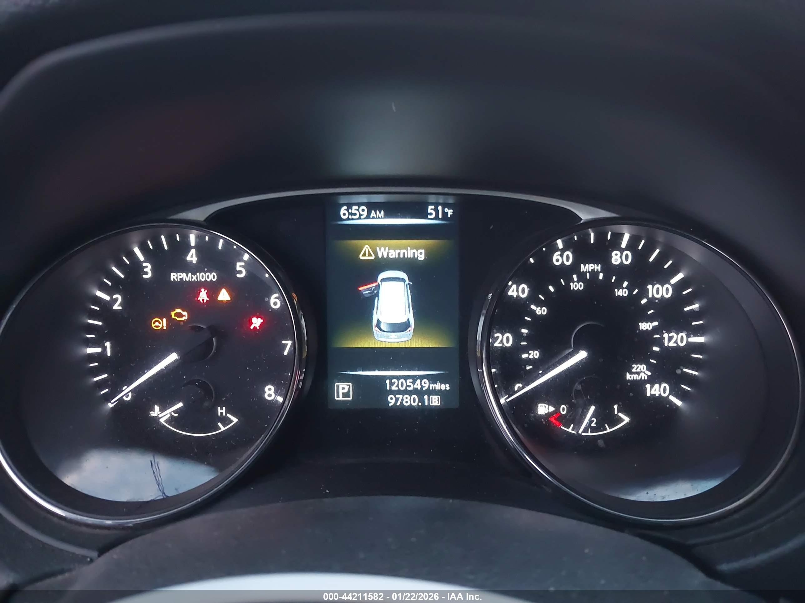 NISSAN ROGUE image 7