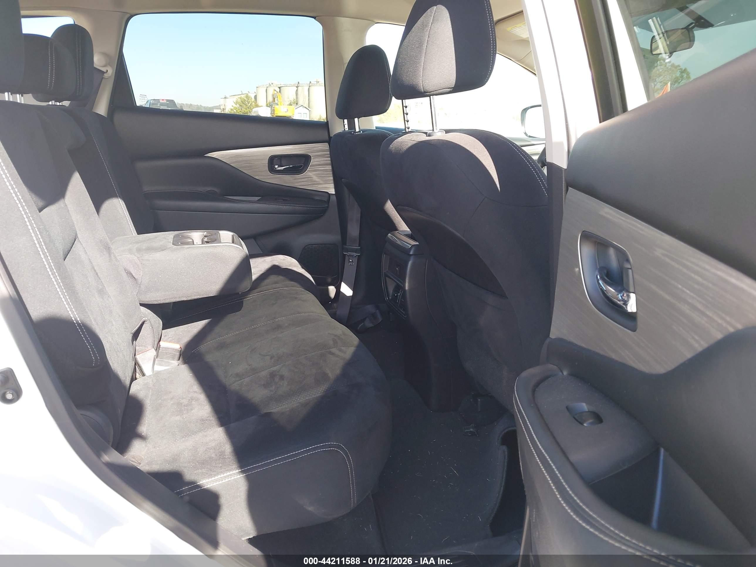 NISSAN MURANO image 8