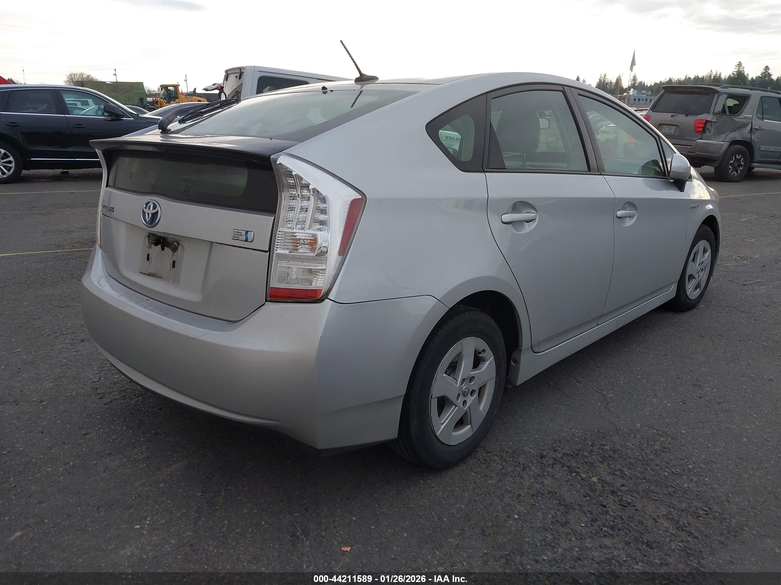 TOYOTA PRIUS image 4