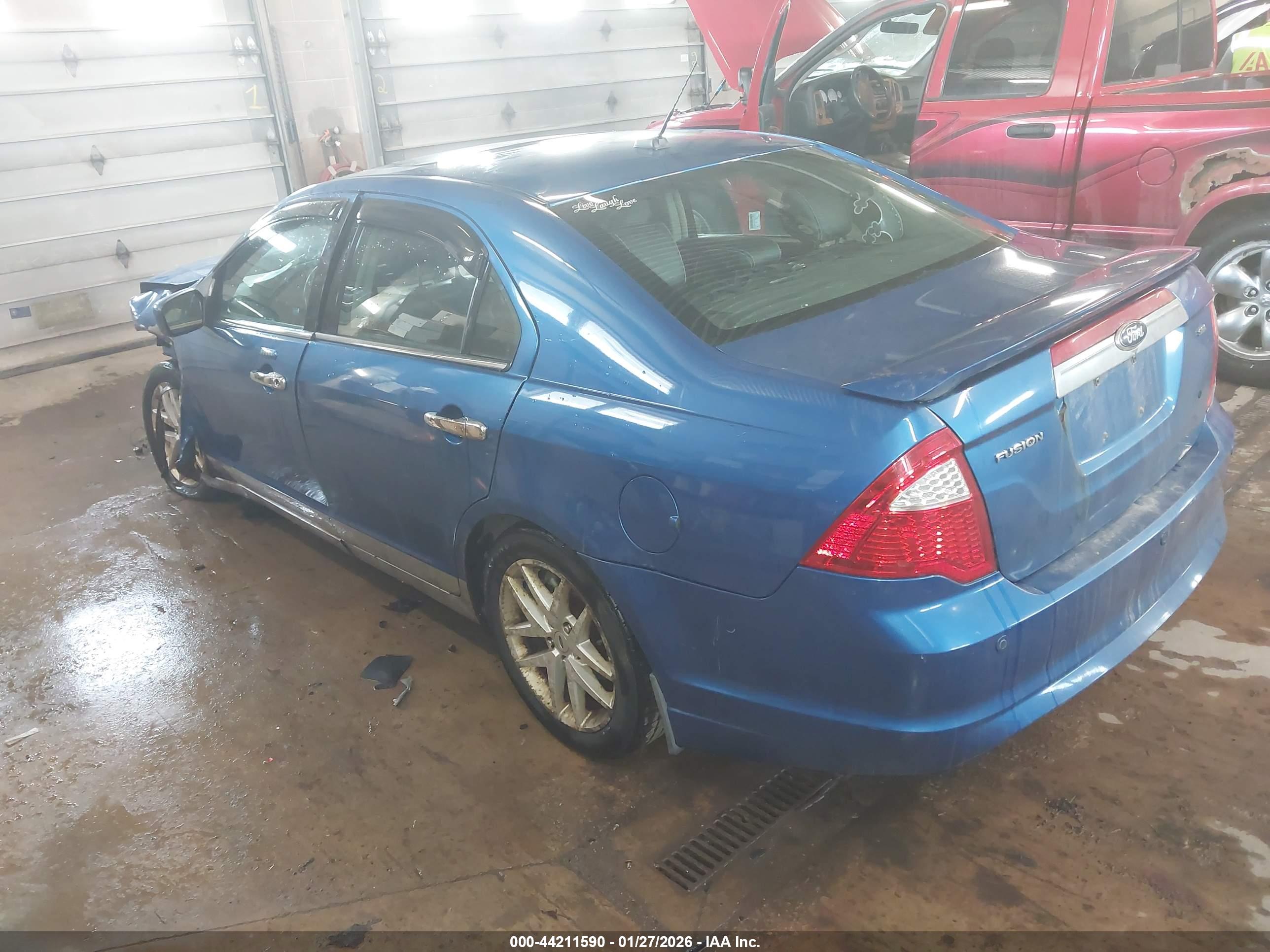 FORD FUSION image 3