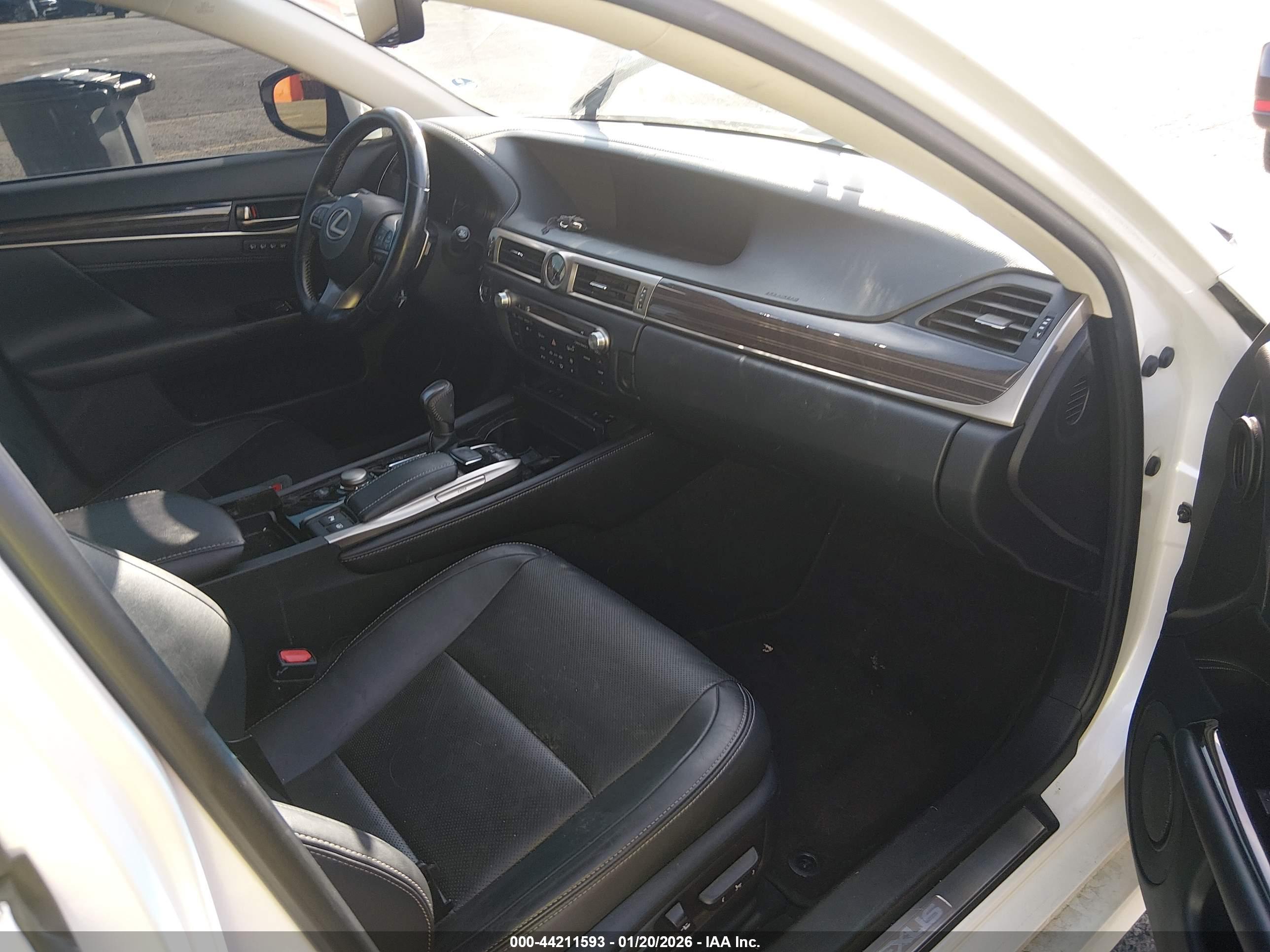 LEXUS GS image 5