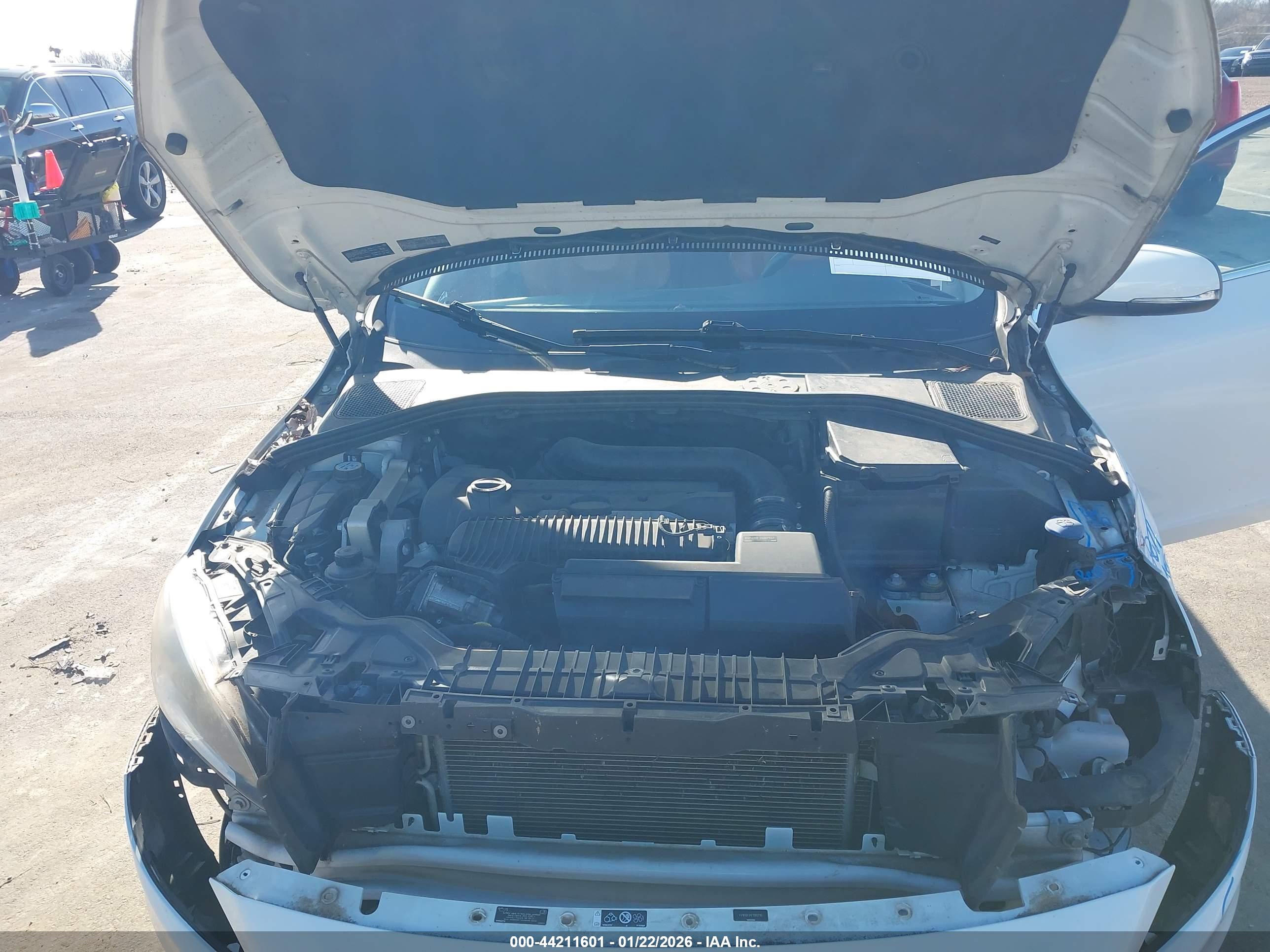 VOLVO S60 image 10