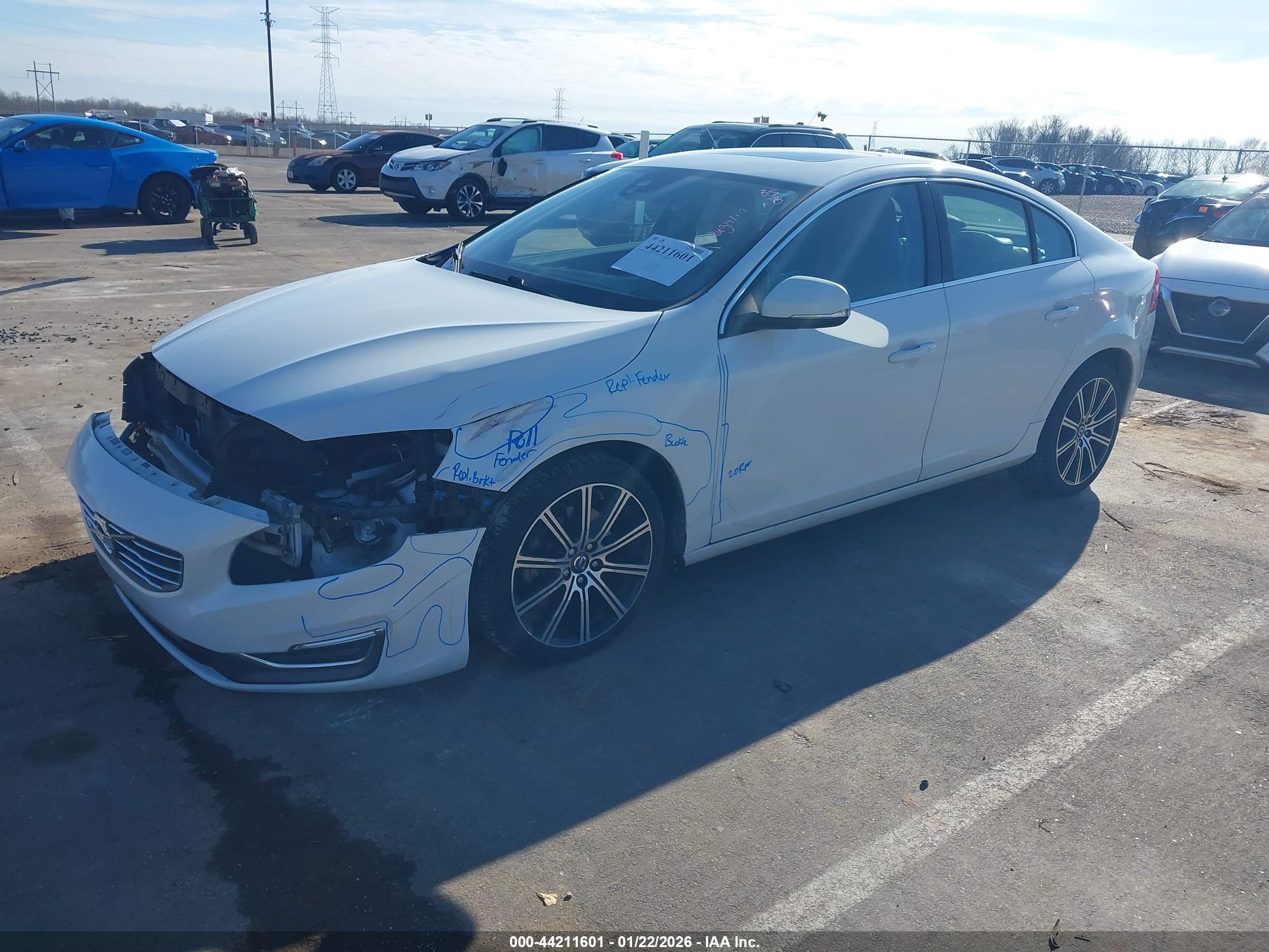 VOLVO S60 image 2
