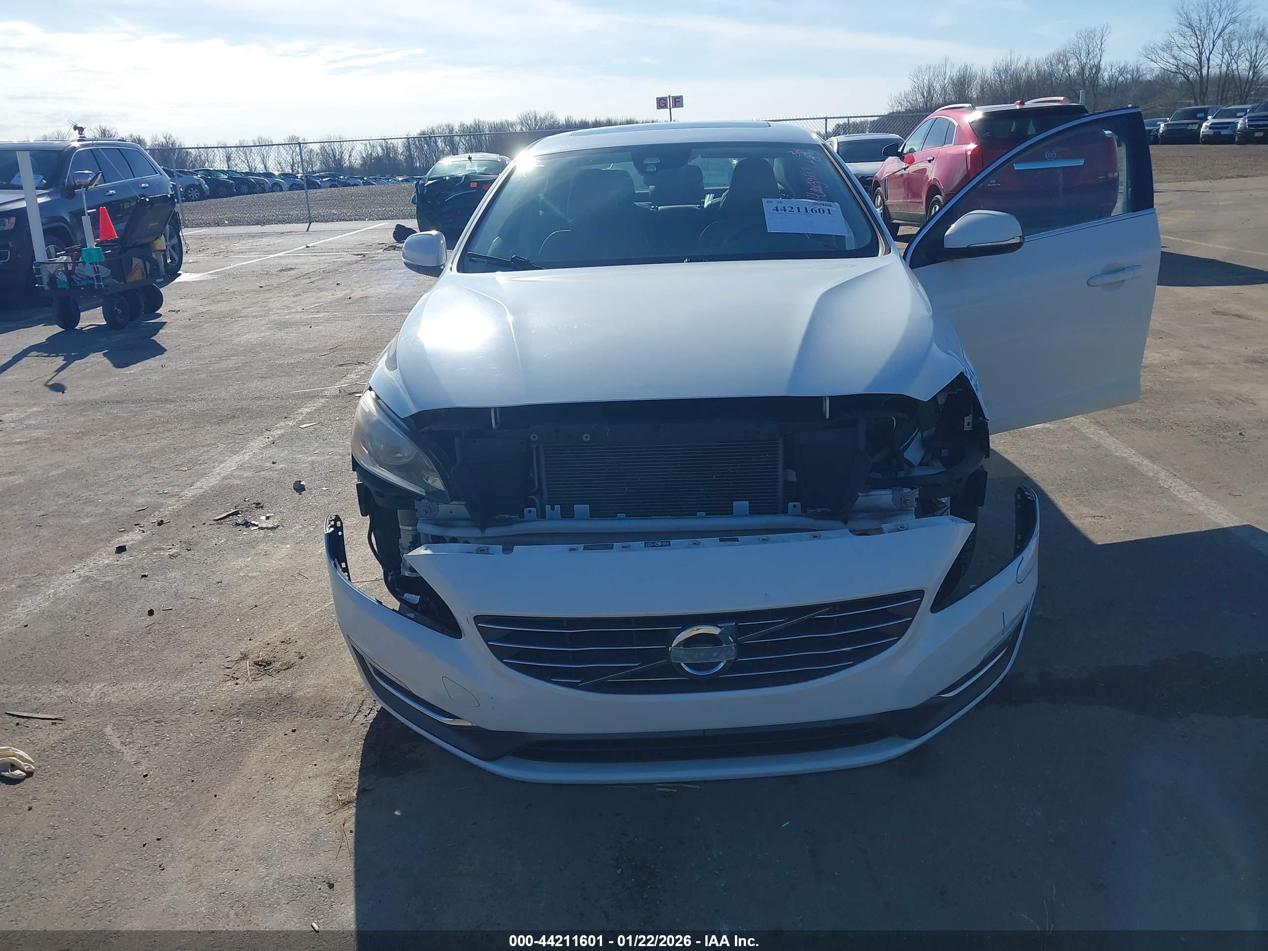 VOLVO S60 image 6