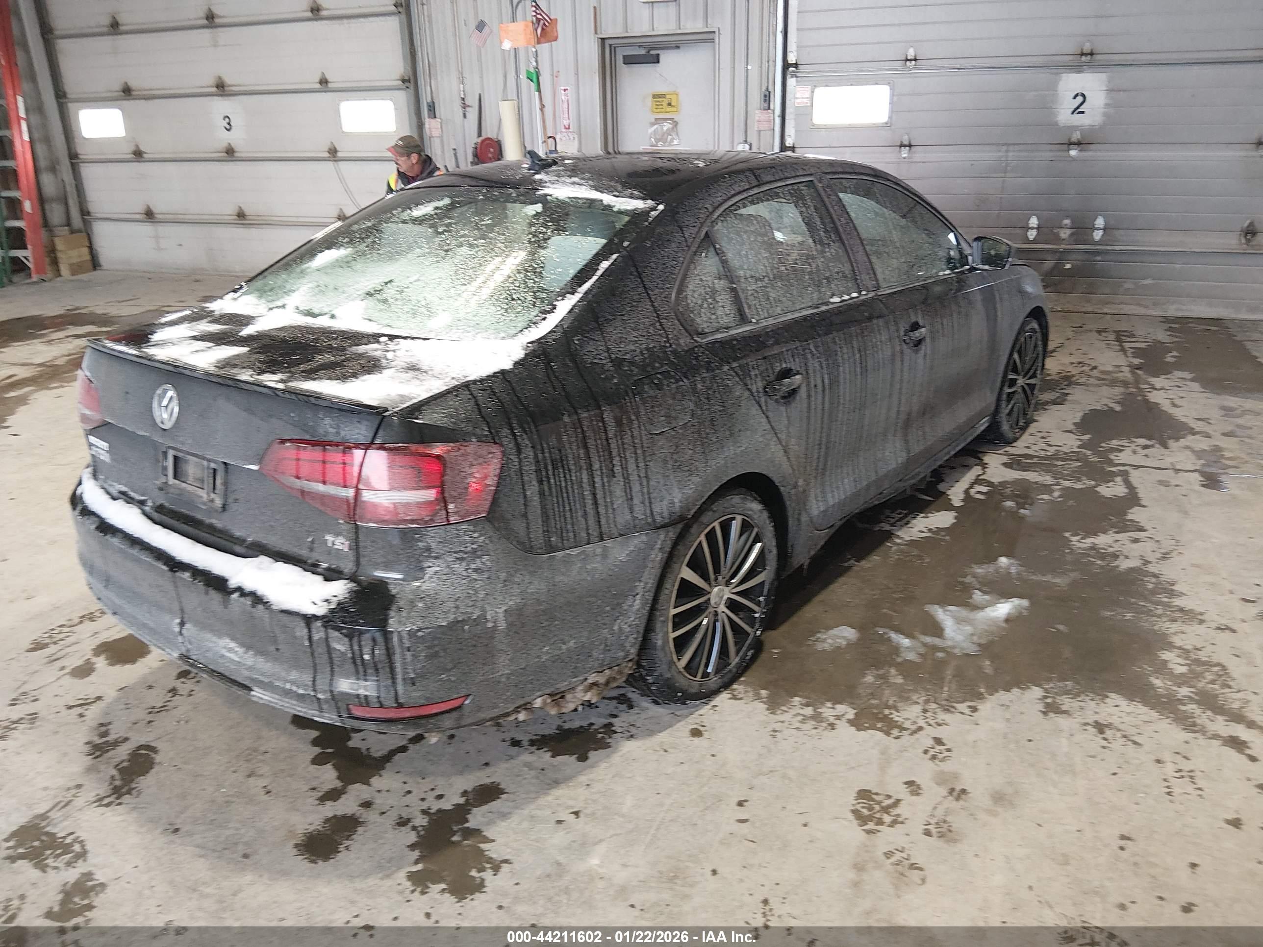 VOLKSWAGEN JETTA image 4