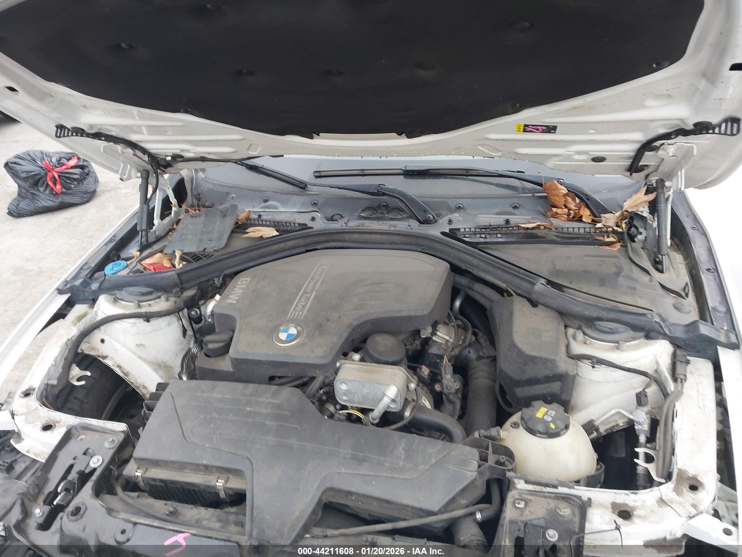 BMW 320I image 10