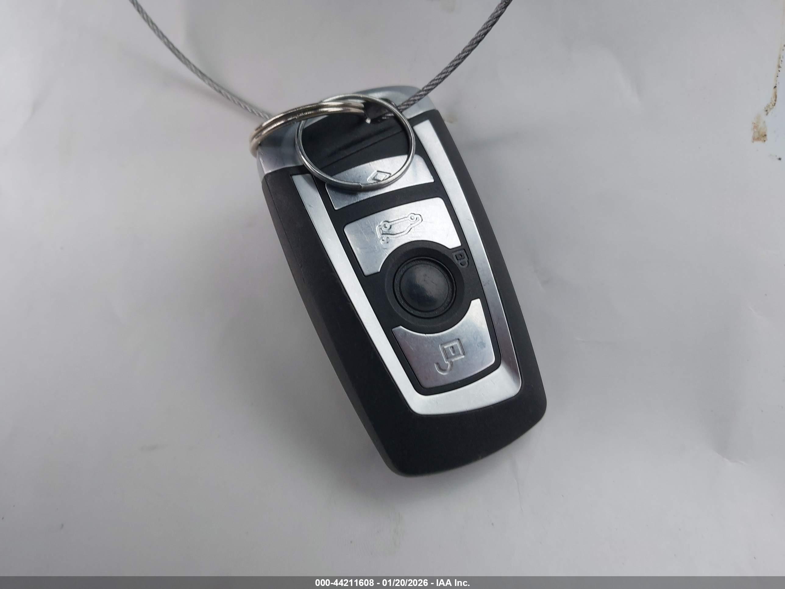 BMW 320I image 11