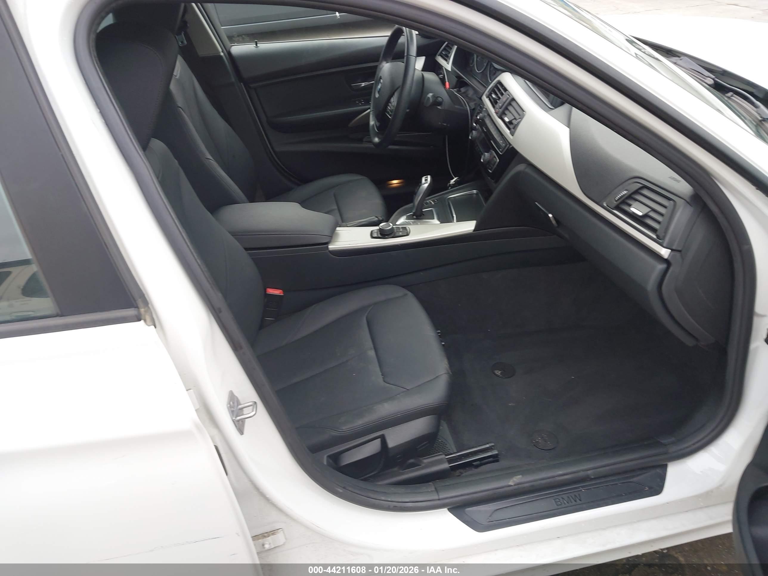 BMW 320I image 5