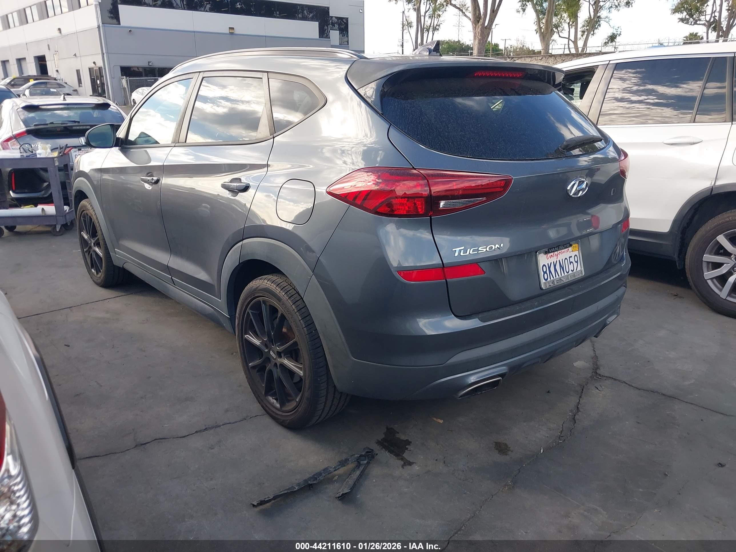 HYUNDAI TUCSON image 3