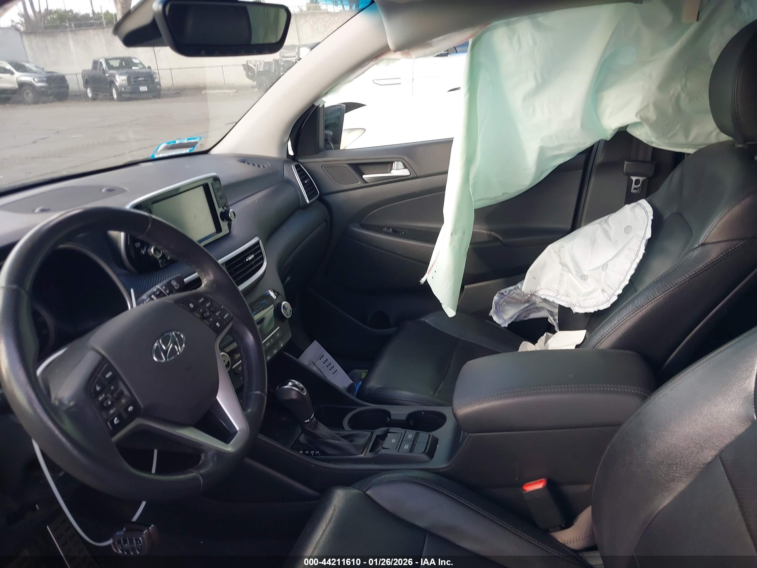HYUNDAI TUCSON image 5