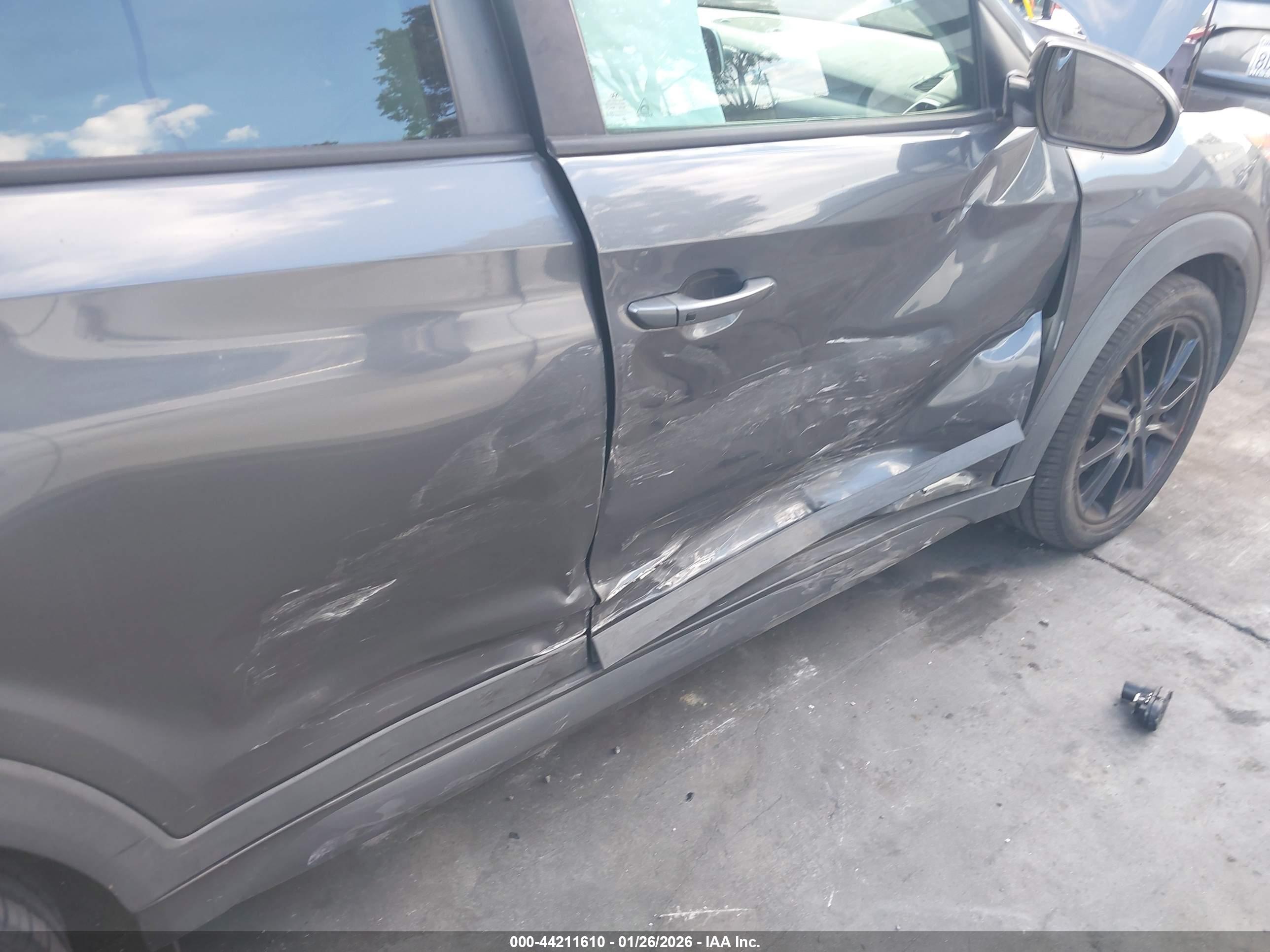 HYUNDAI TUCSON image 6