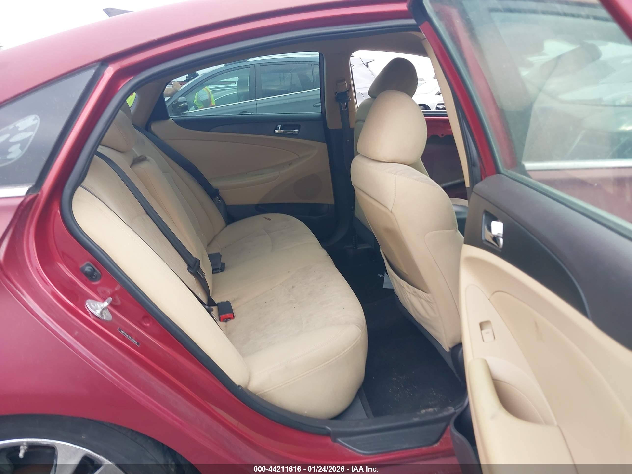 HYUNDAI SONATA image 8