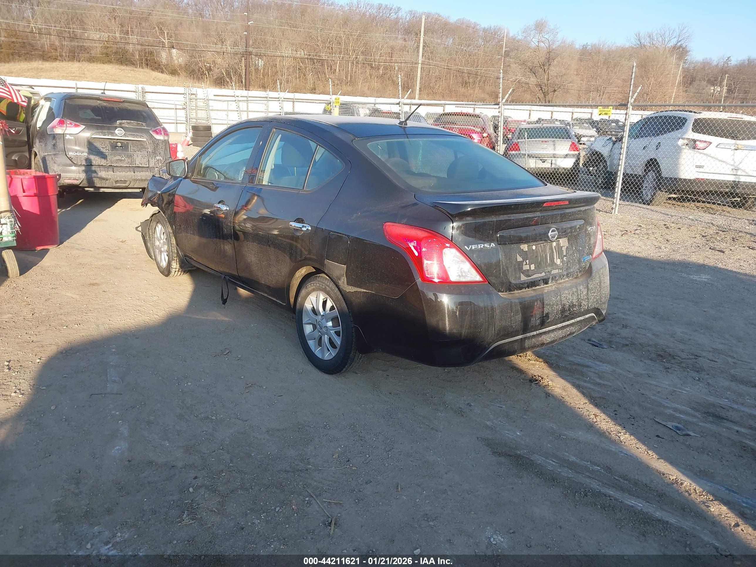NISSAN VERSA image 3