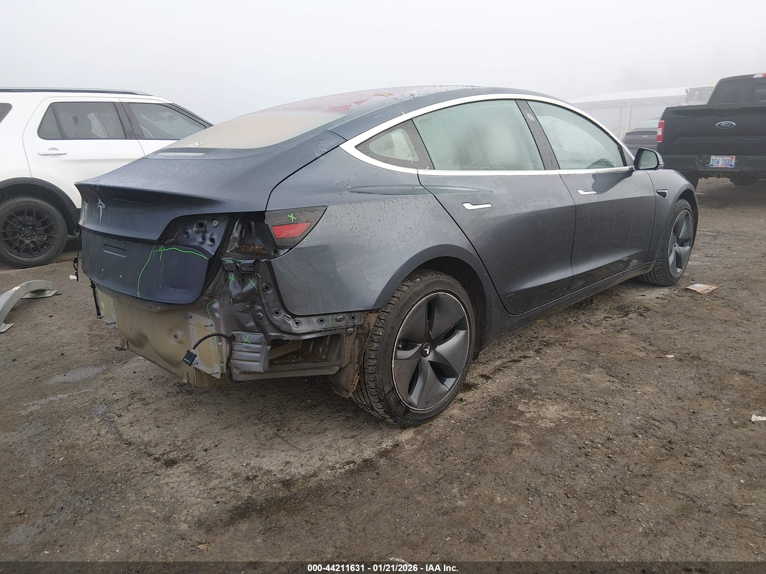 TESLA MODEL image 4