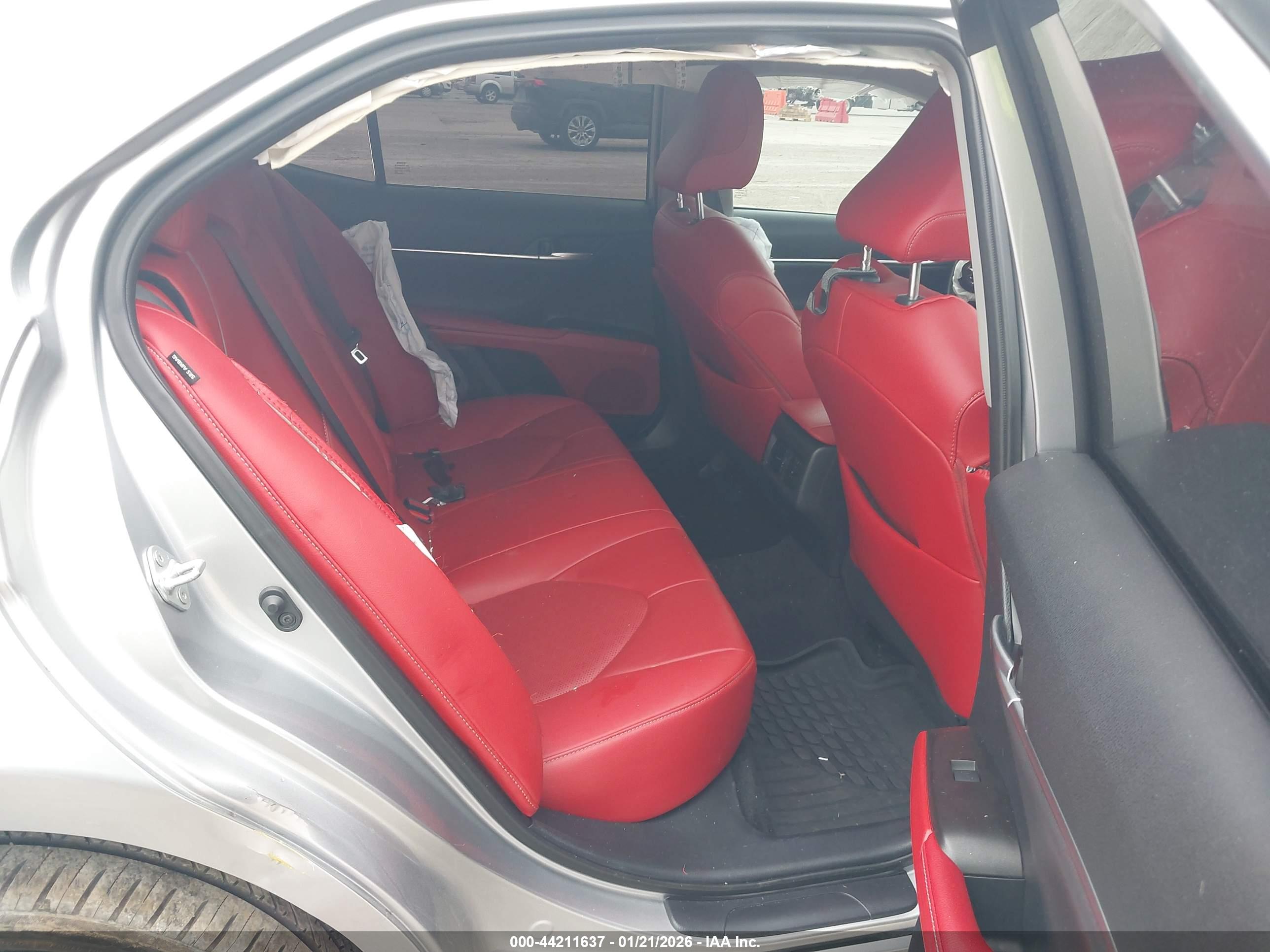 TOYOTA CAMRY image 8