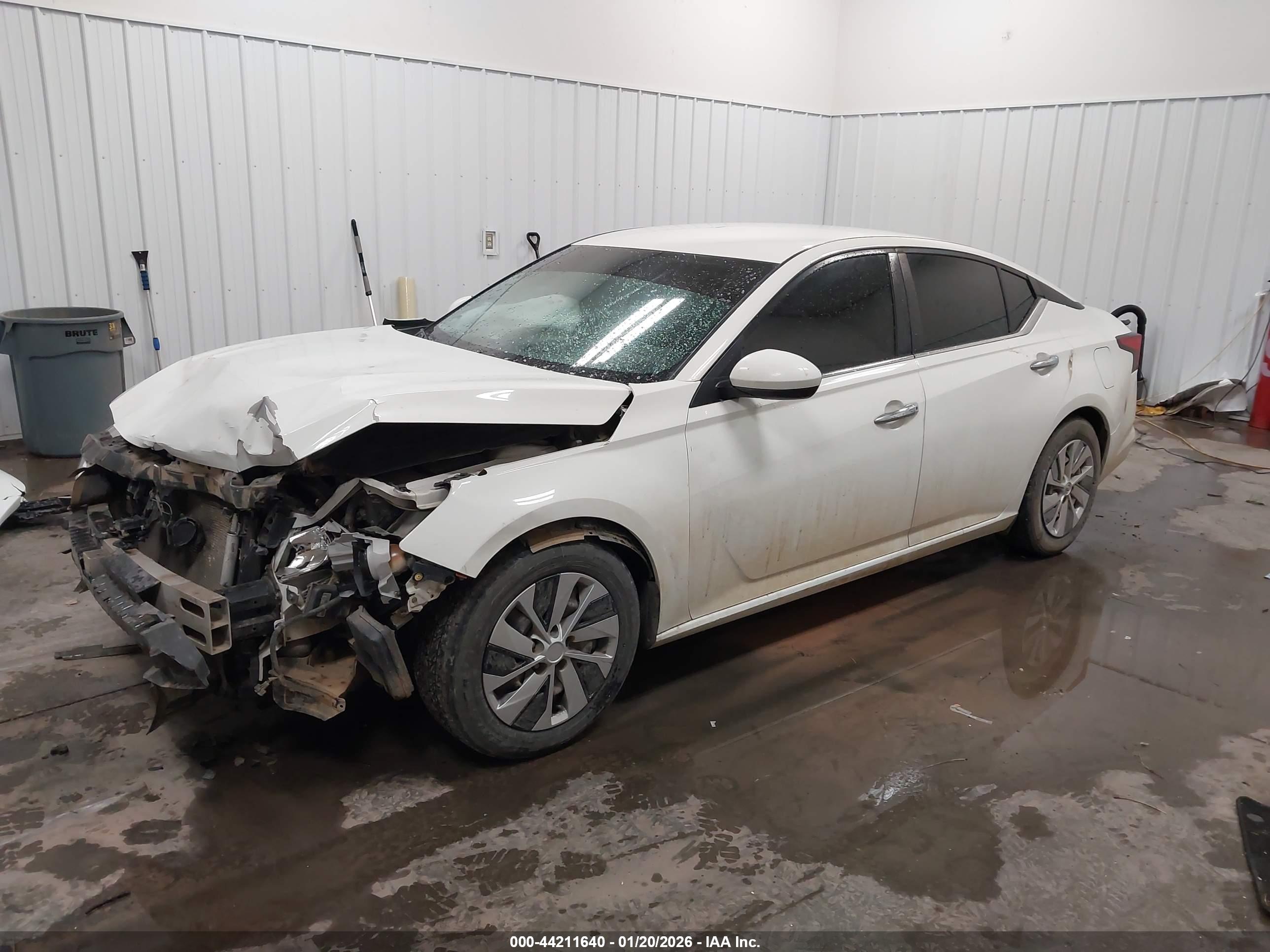 NISSAN ALTIMA image 2
