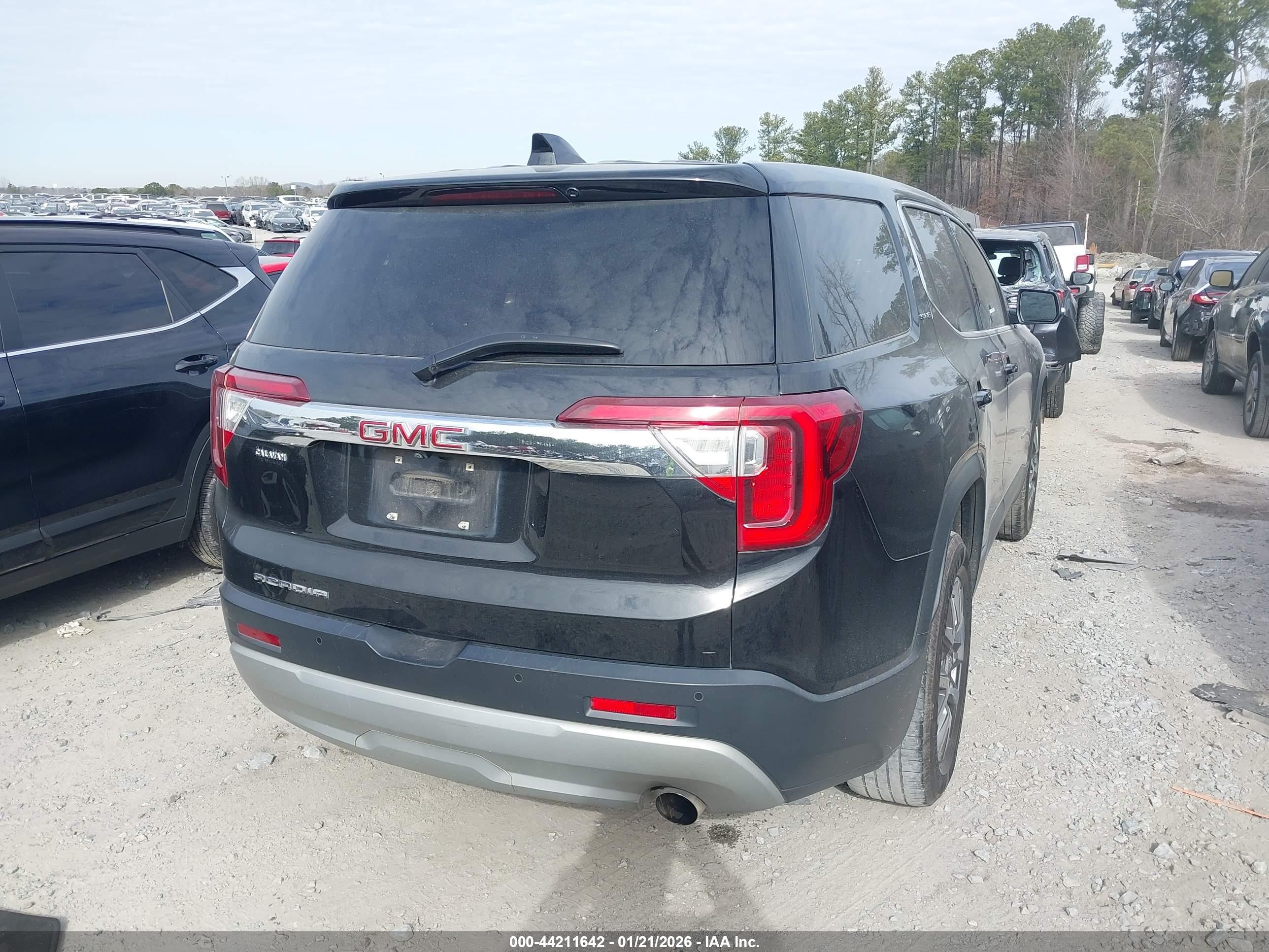 GMC ACADIA image 4