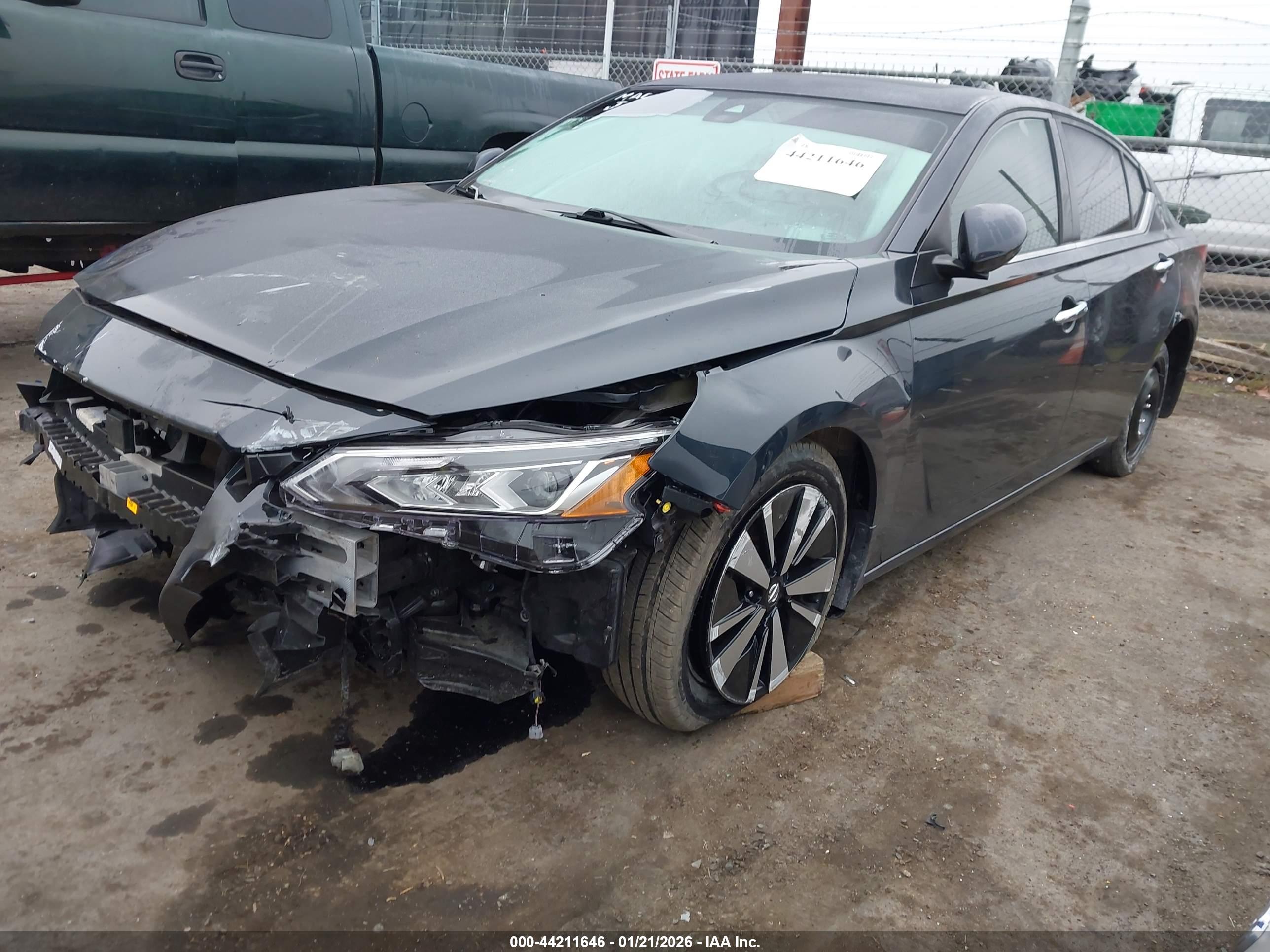 NISSAN ALTIMA image 2