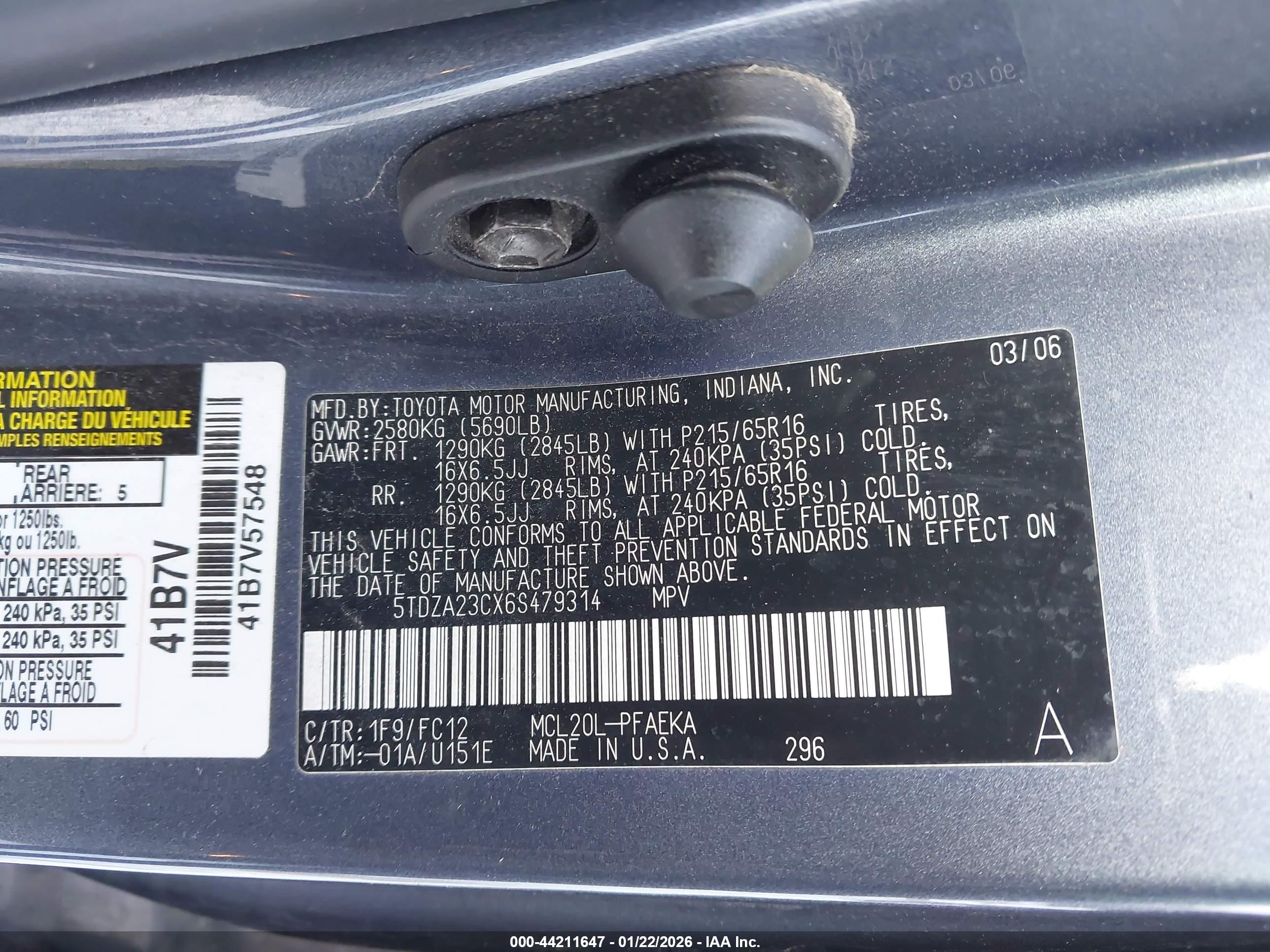 TOYOTA SIENNA image 9