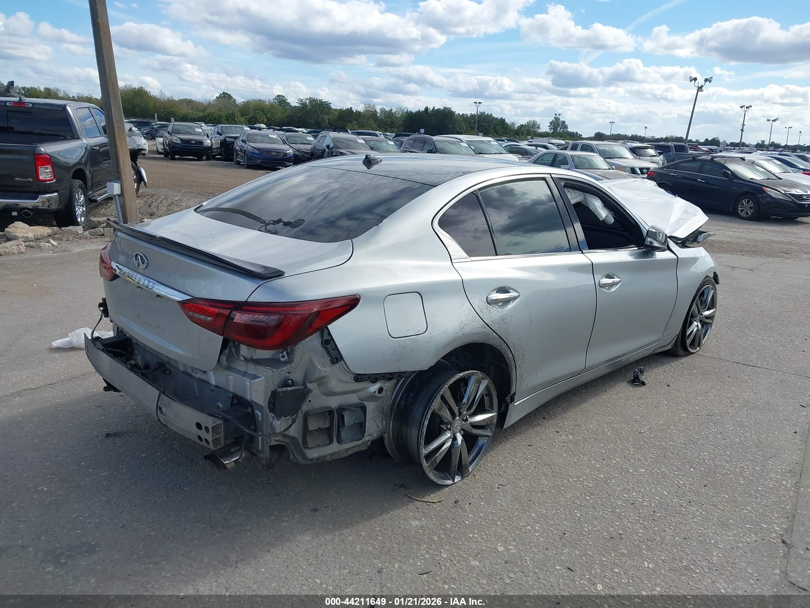 INFINITI Q50 image 4