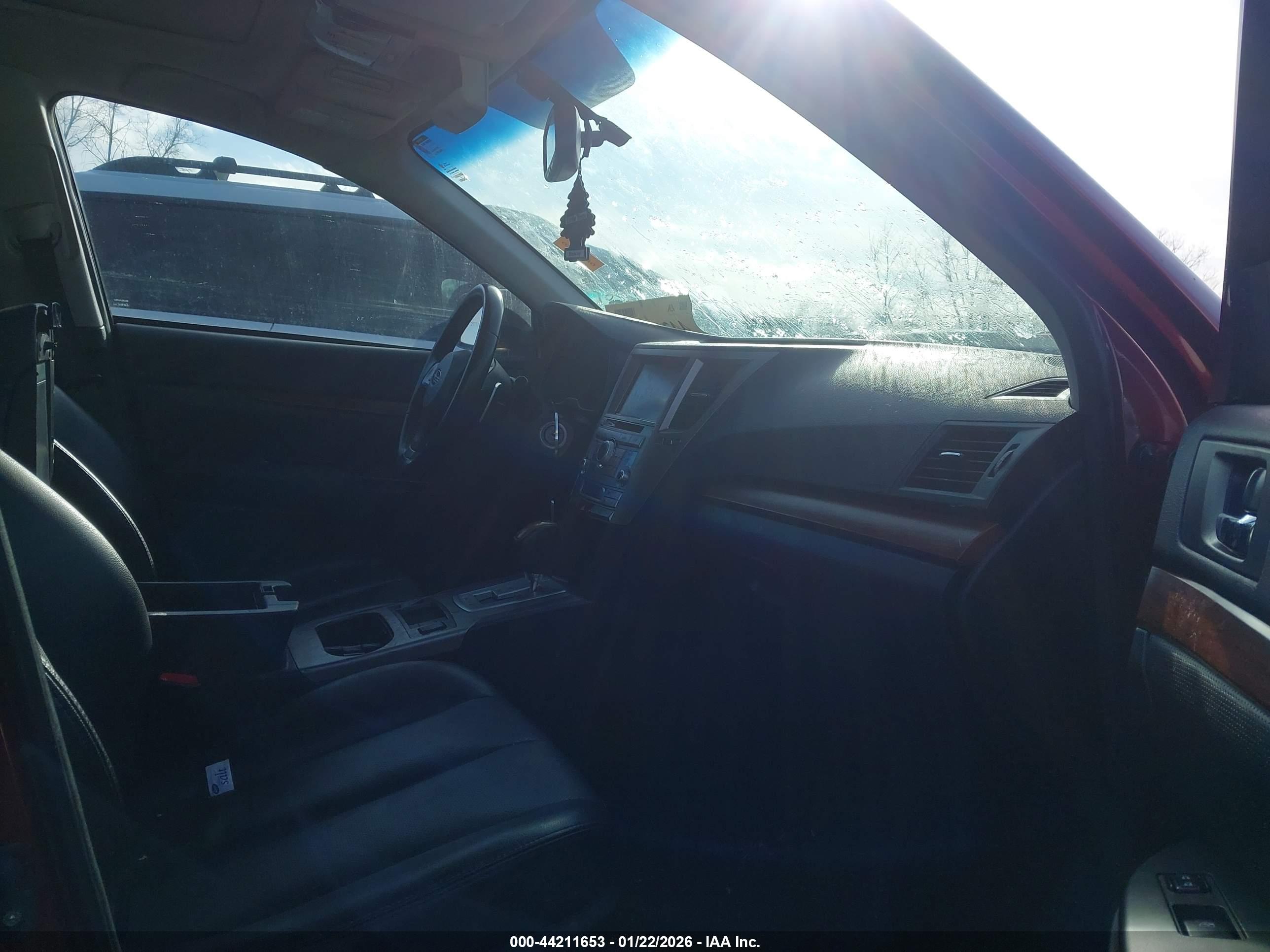 SUBARU OUTBACK image 5