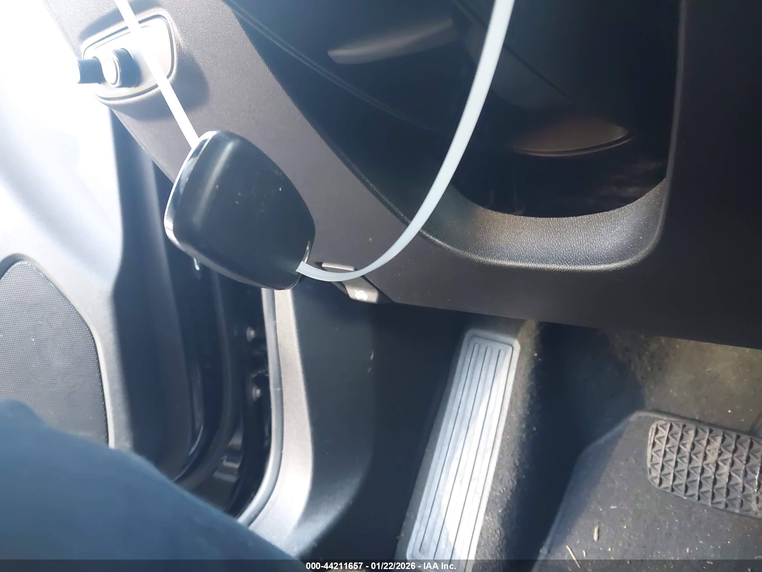 CHEVROLET EQUINOX image 11