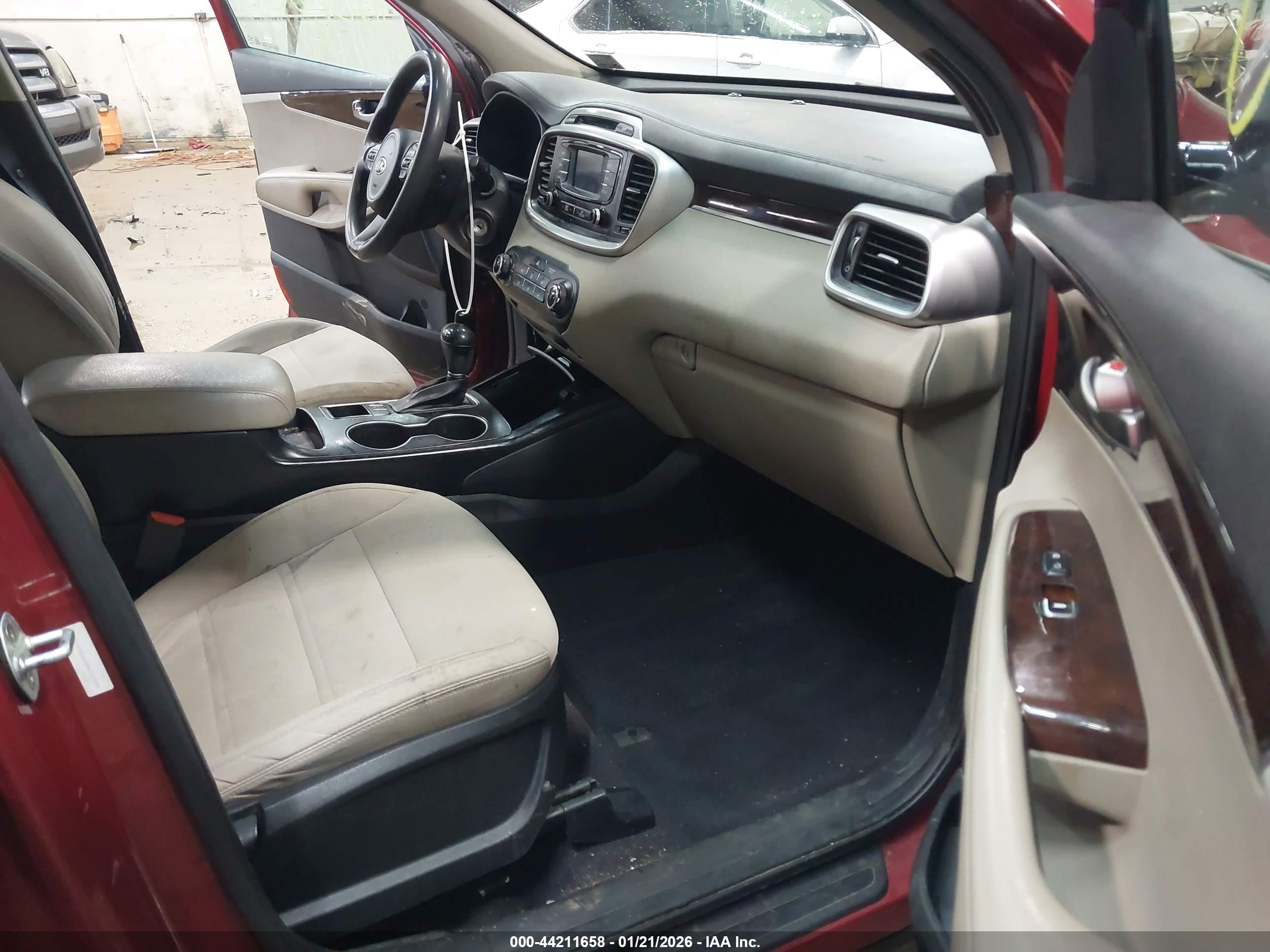 KIA SORENTO image 5