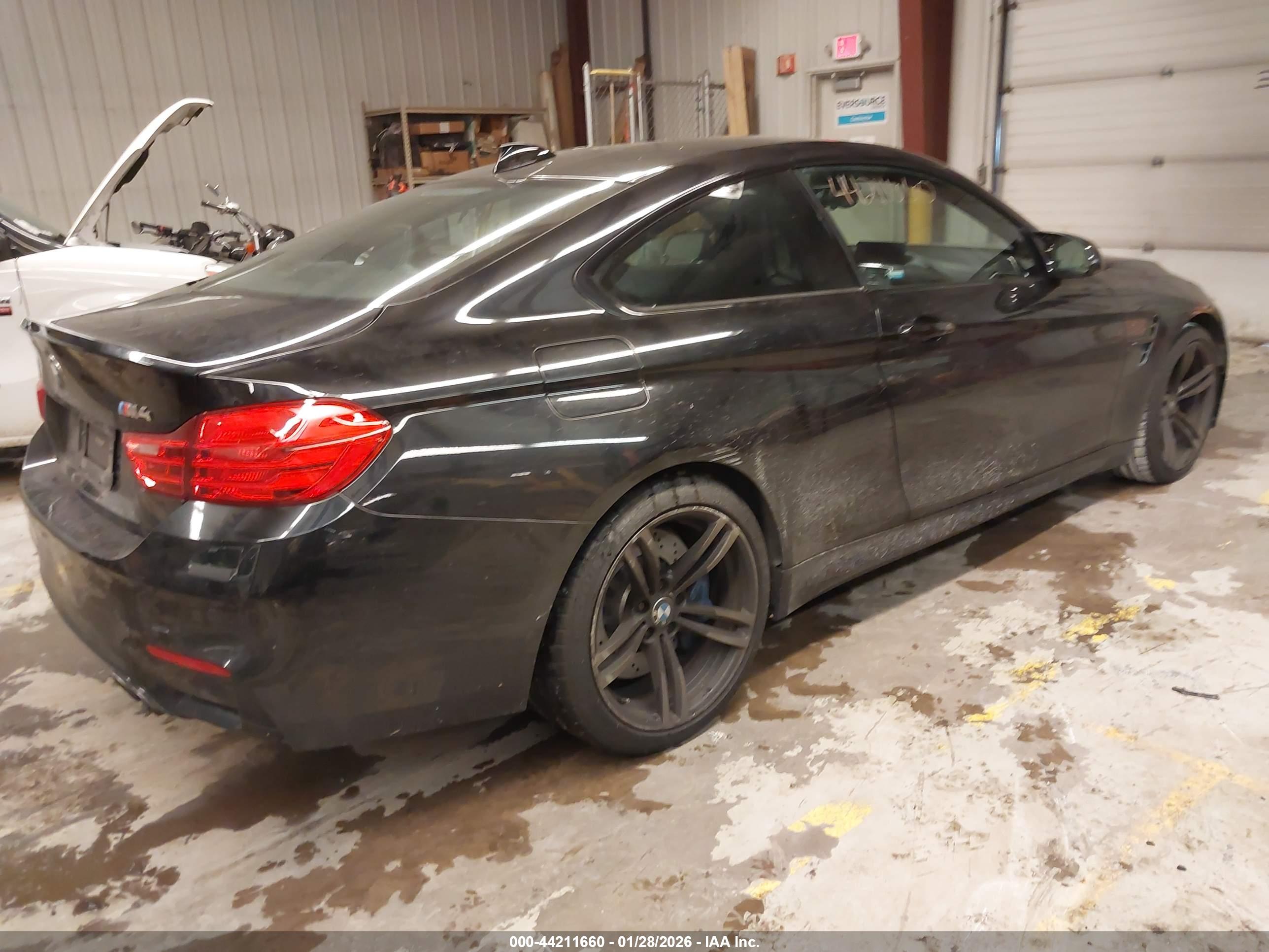 BMW M4 image 4