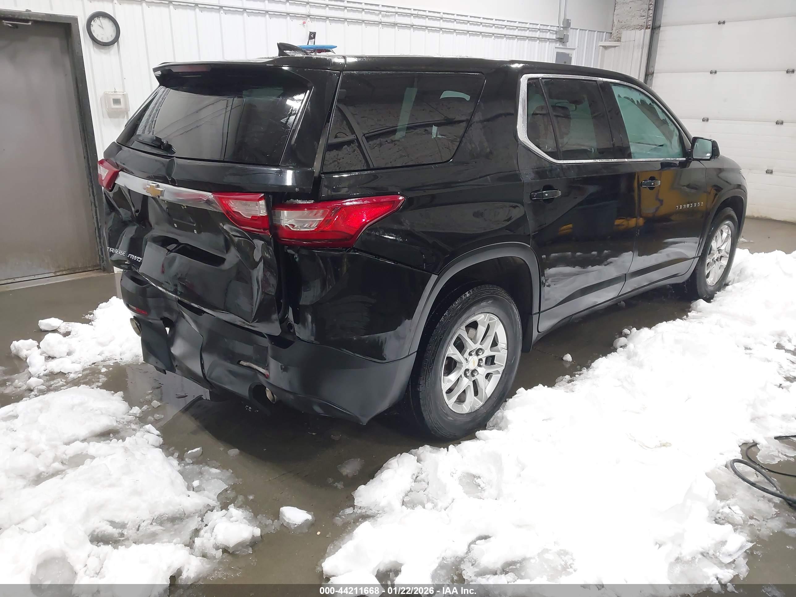 CHEVROLET TRAVERSE image 4