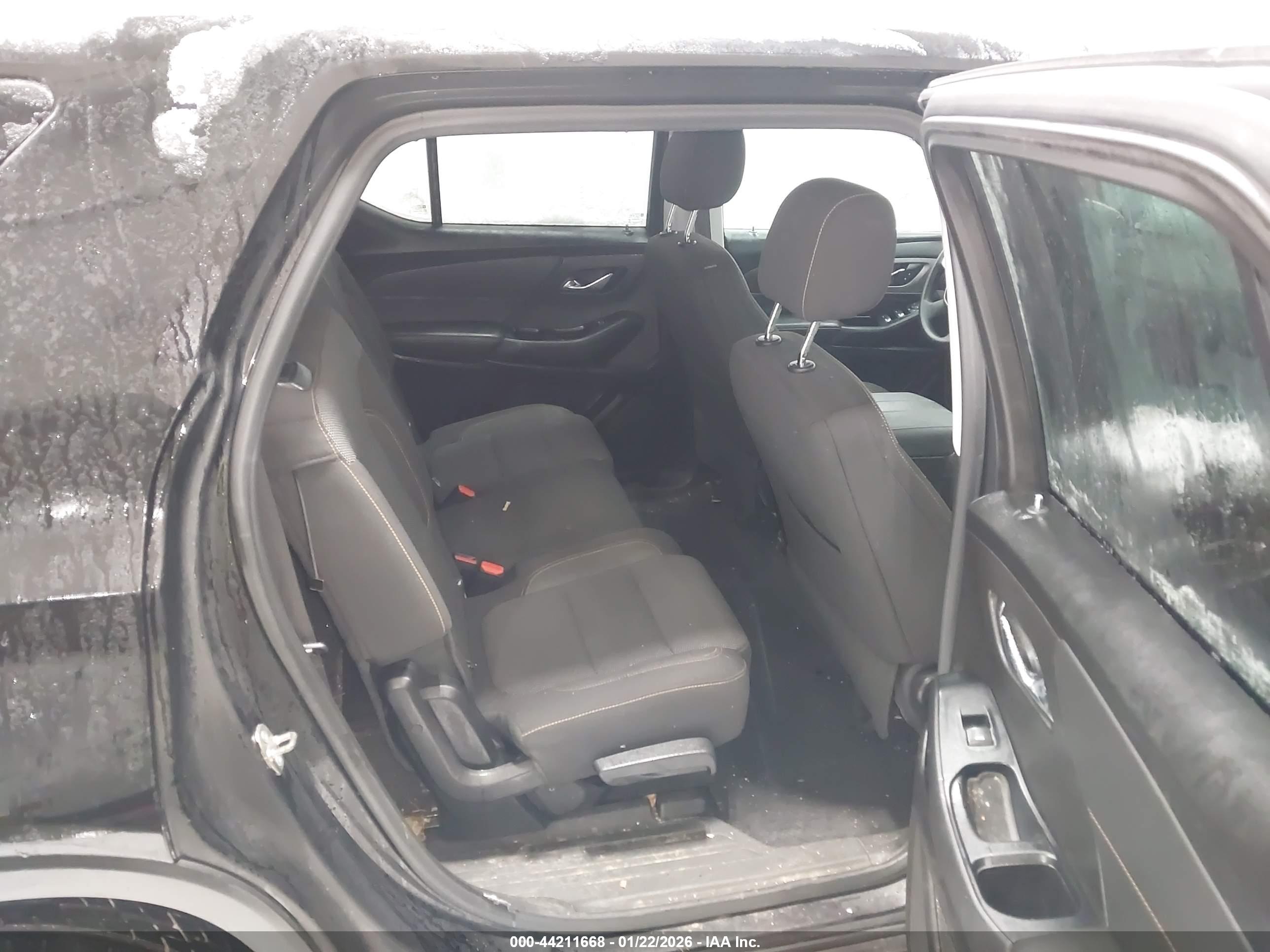 CHEVROLET TRAVERSE image 8
