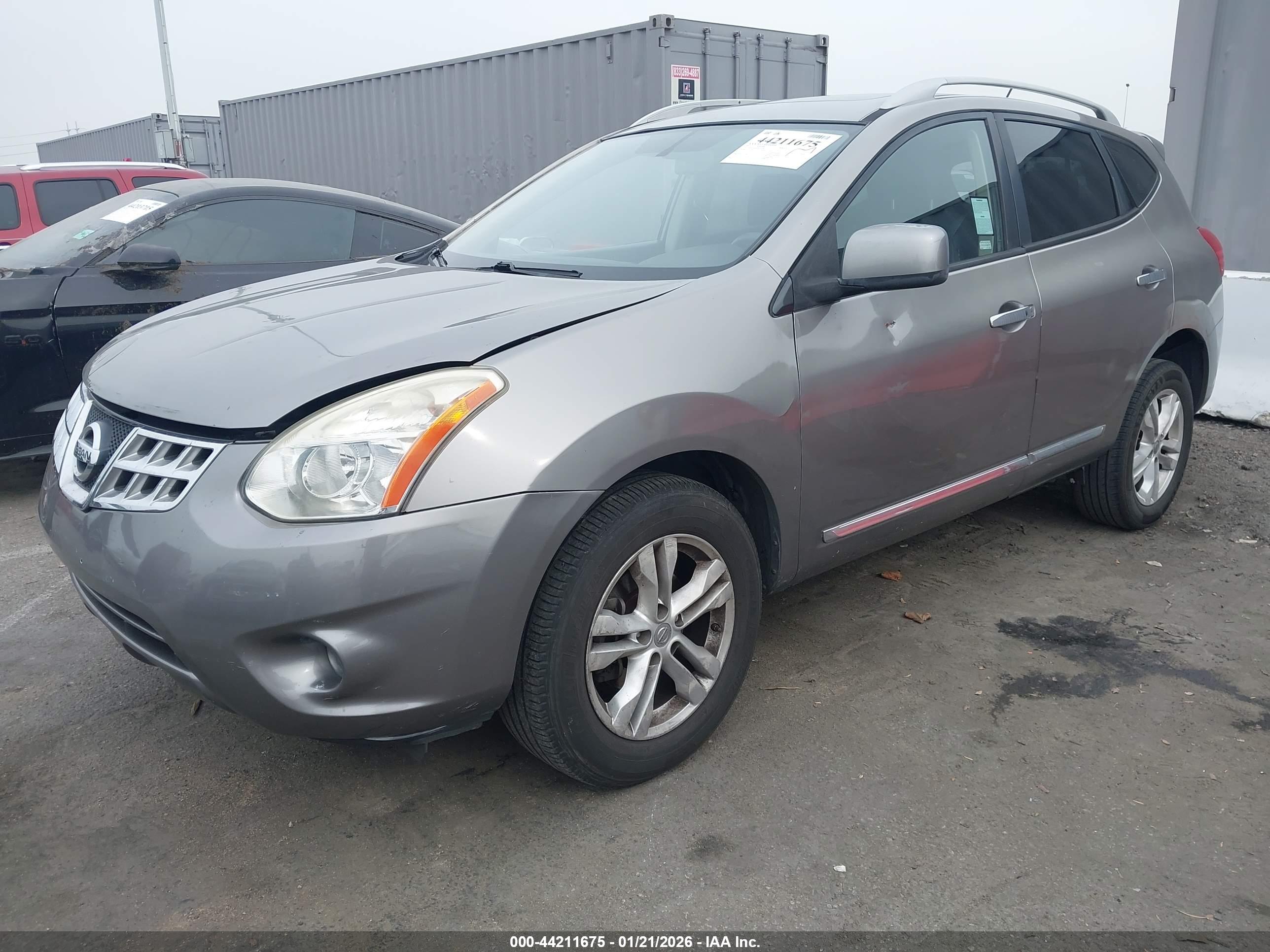 NISSAN ROGUE image 2