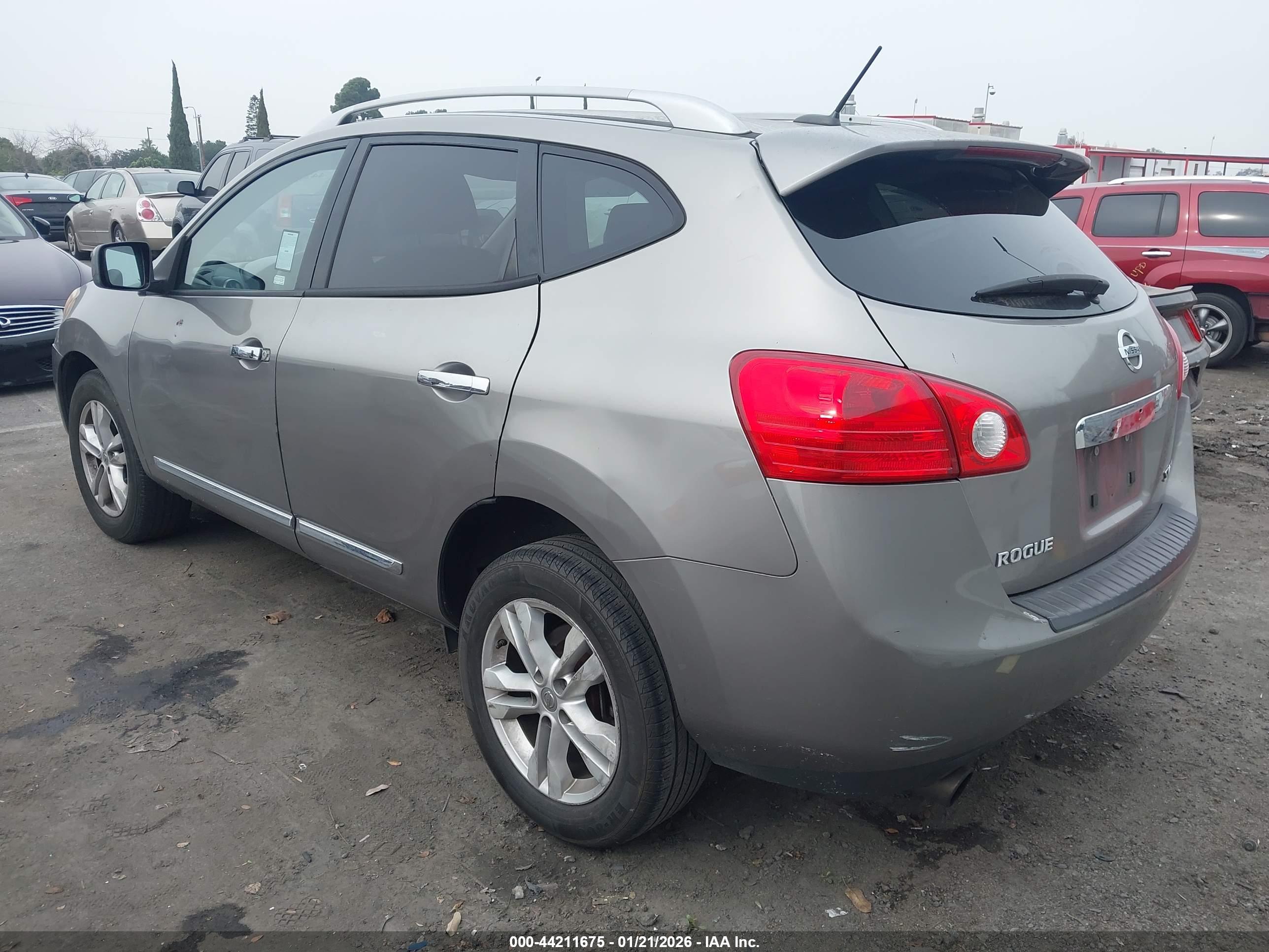 NISSAN ROGUE image 3