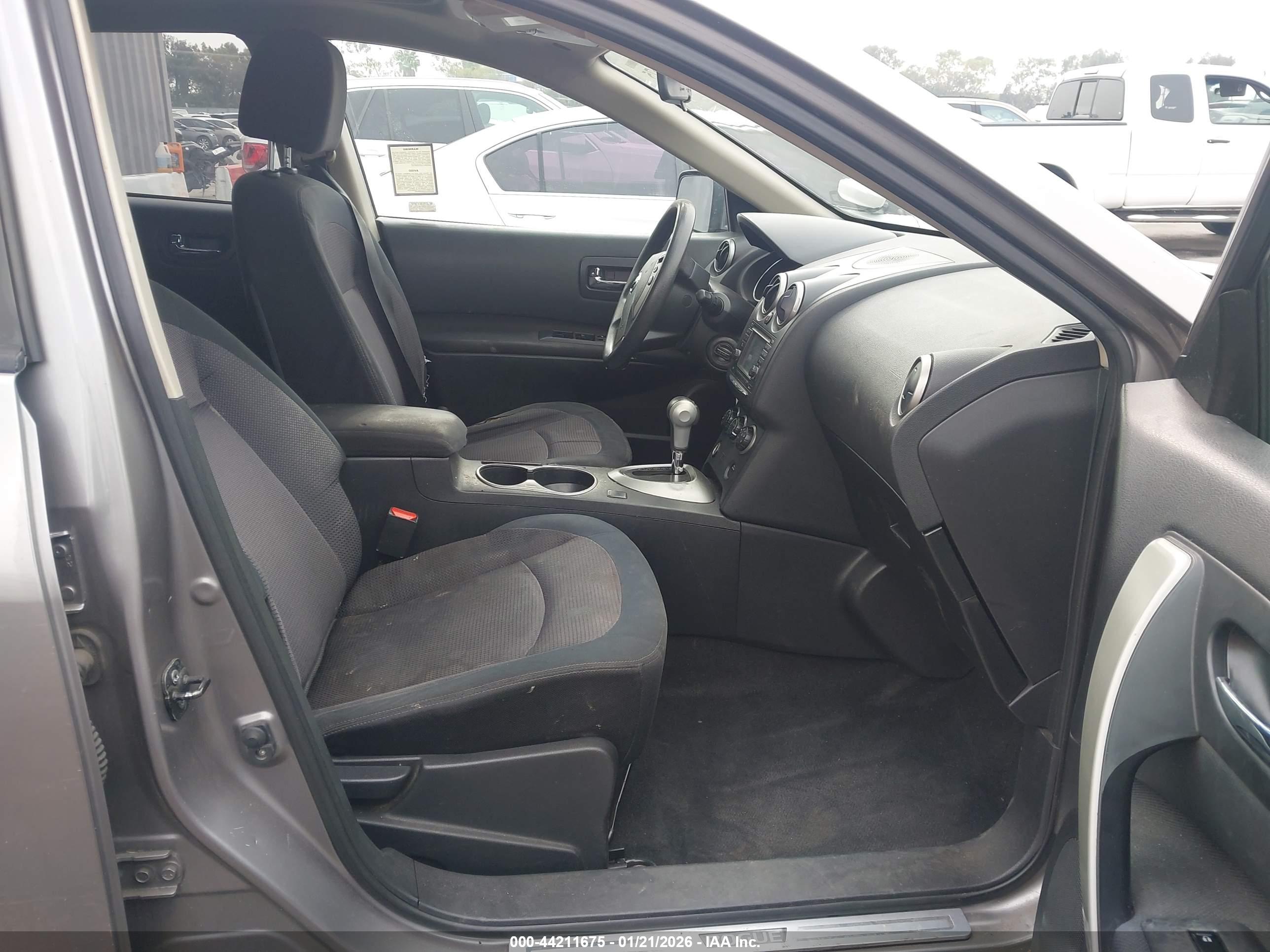 NISSAN ROGUE image 5