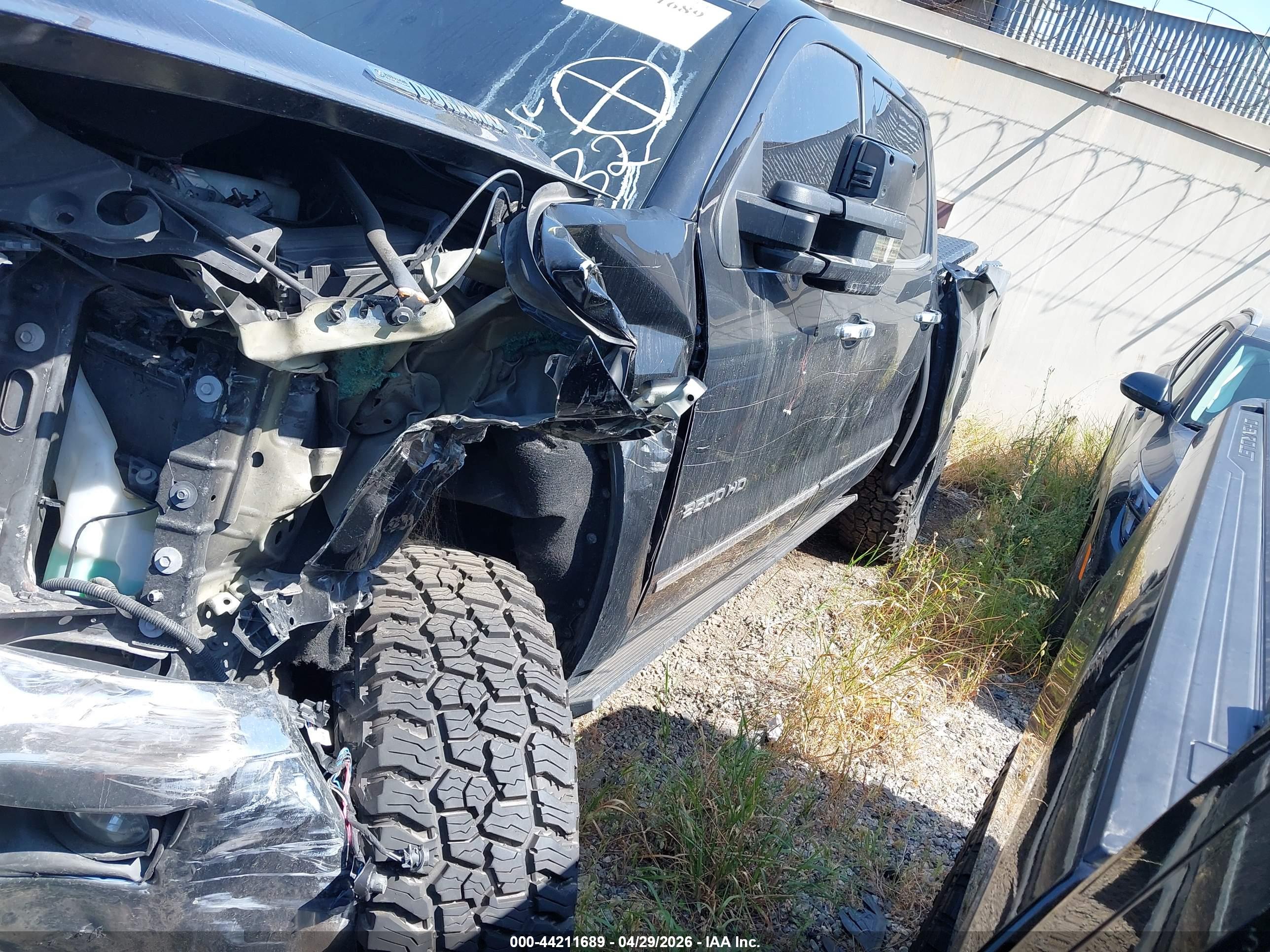 CHEVROLET SILVERADO image 2