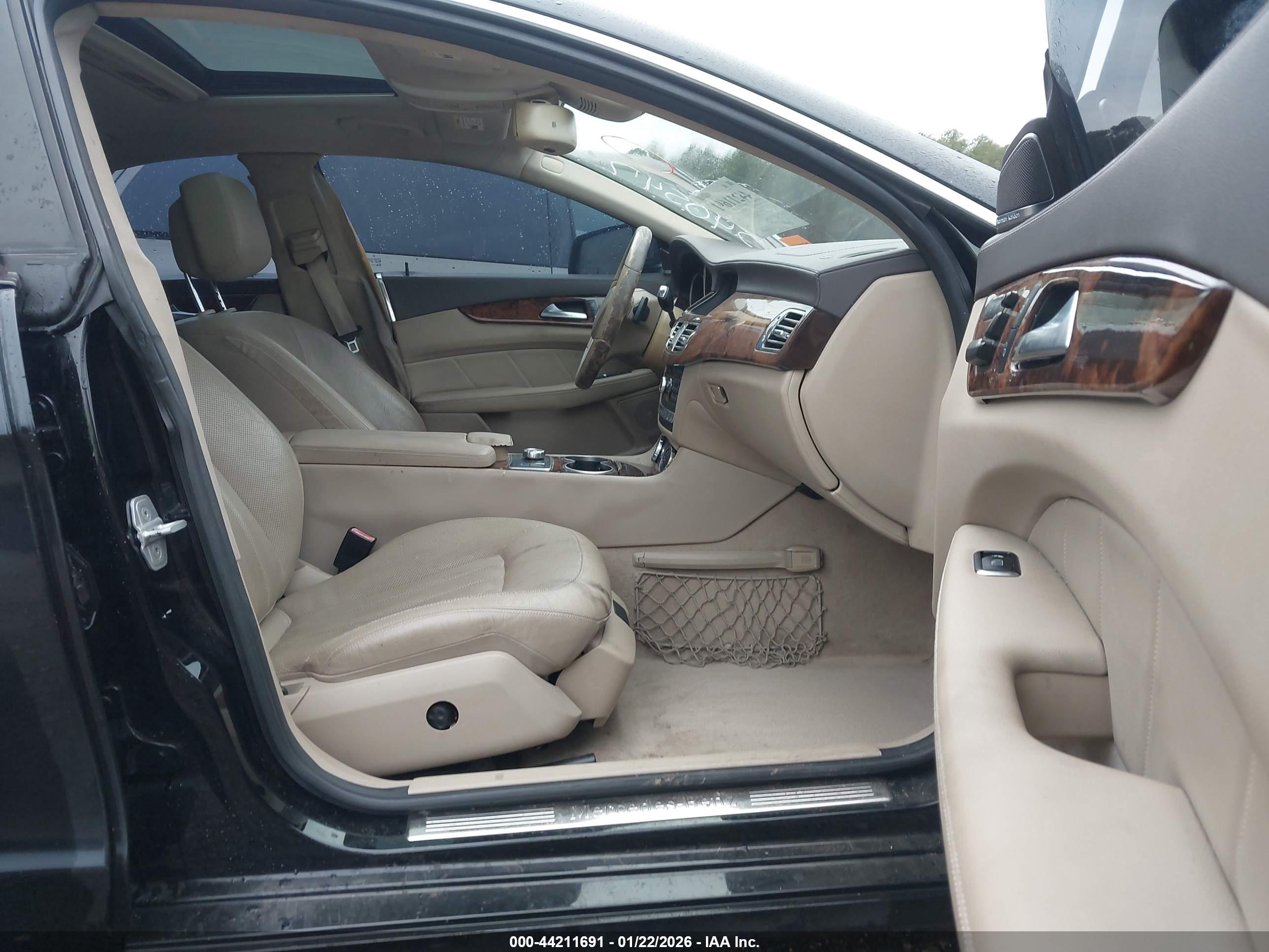 MERCEDES-BENZ CLS image 5