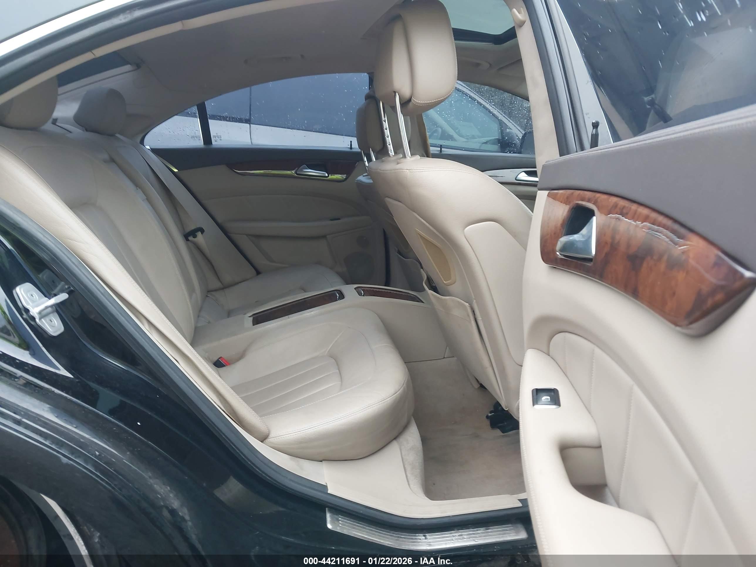 MERCEDES-BENZ CLS image 8