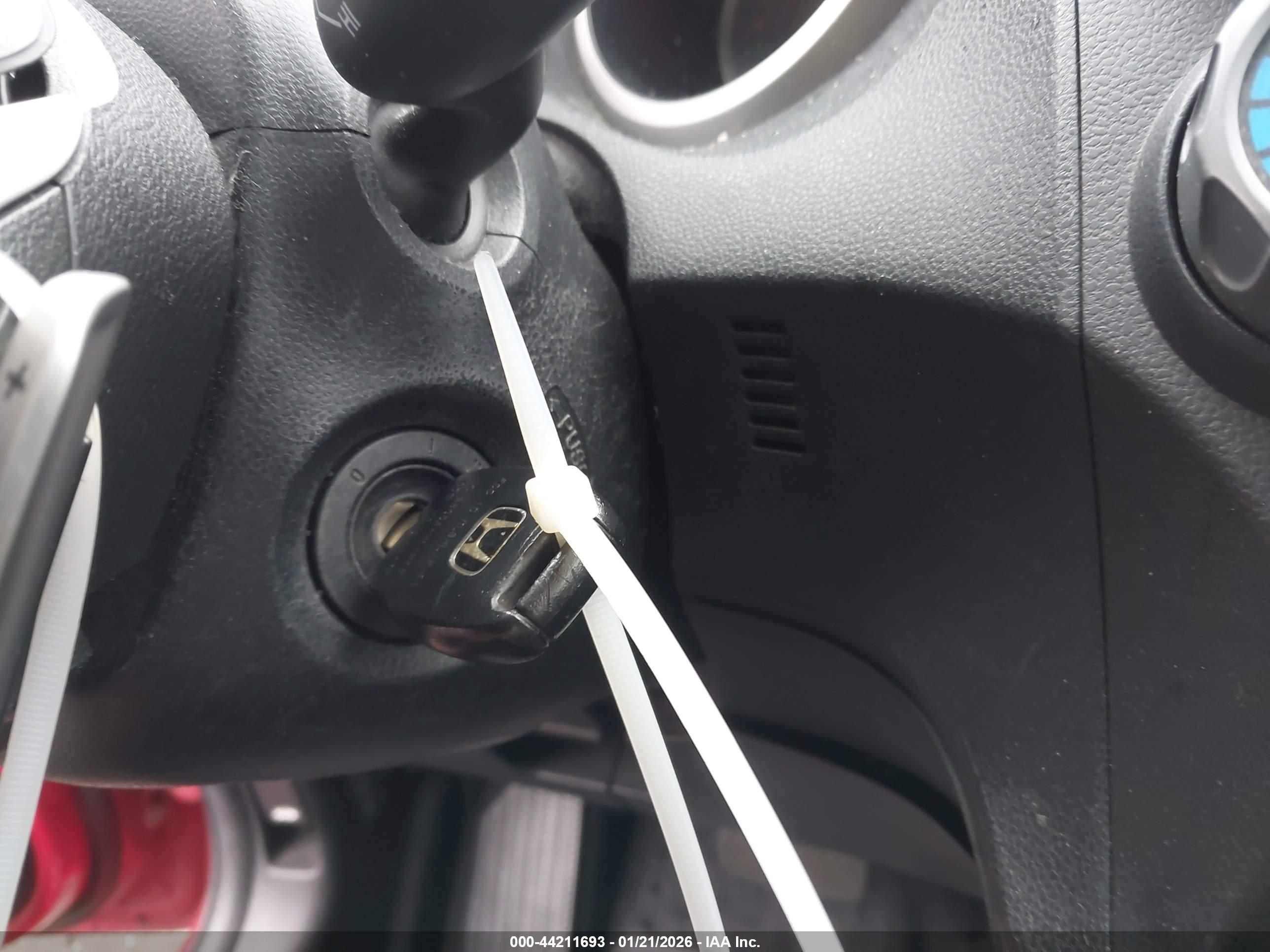 HONDA FIT image 11