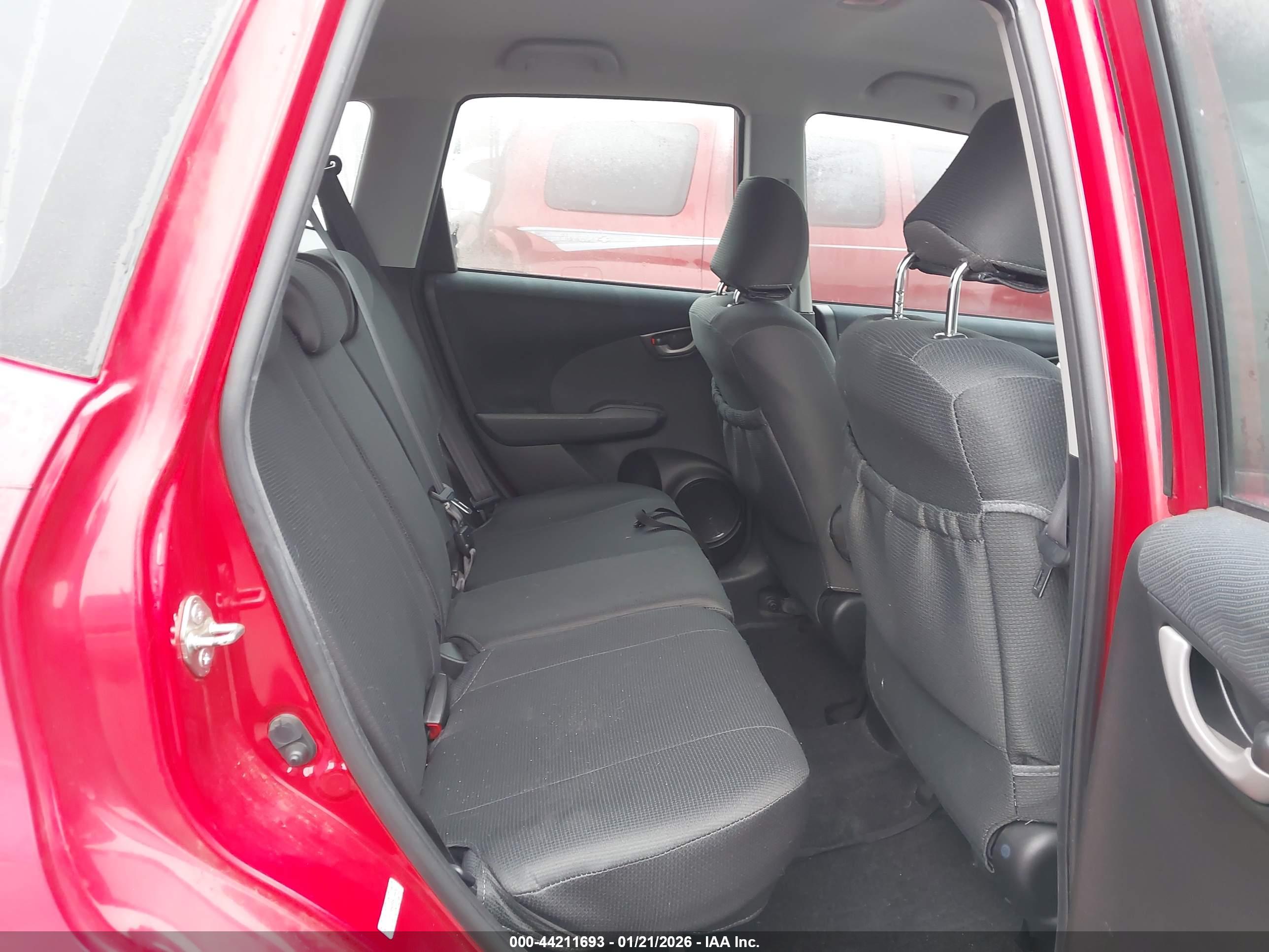 HONDA FIT image 8