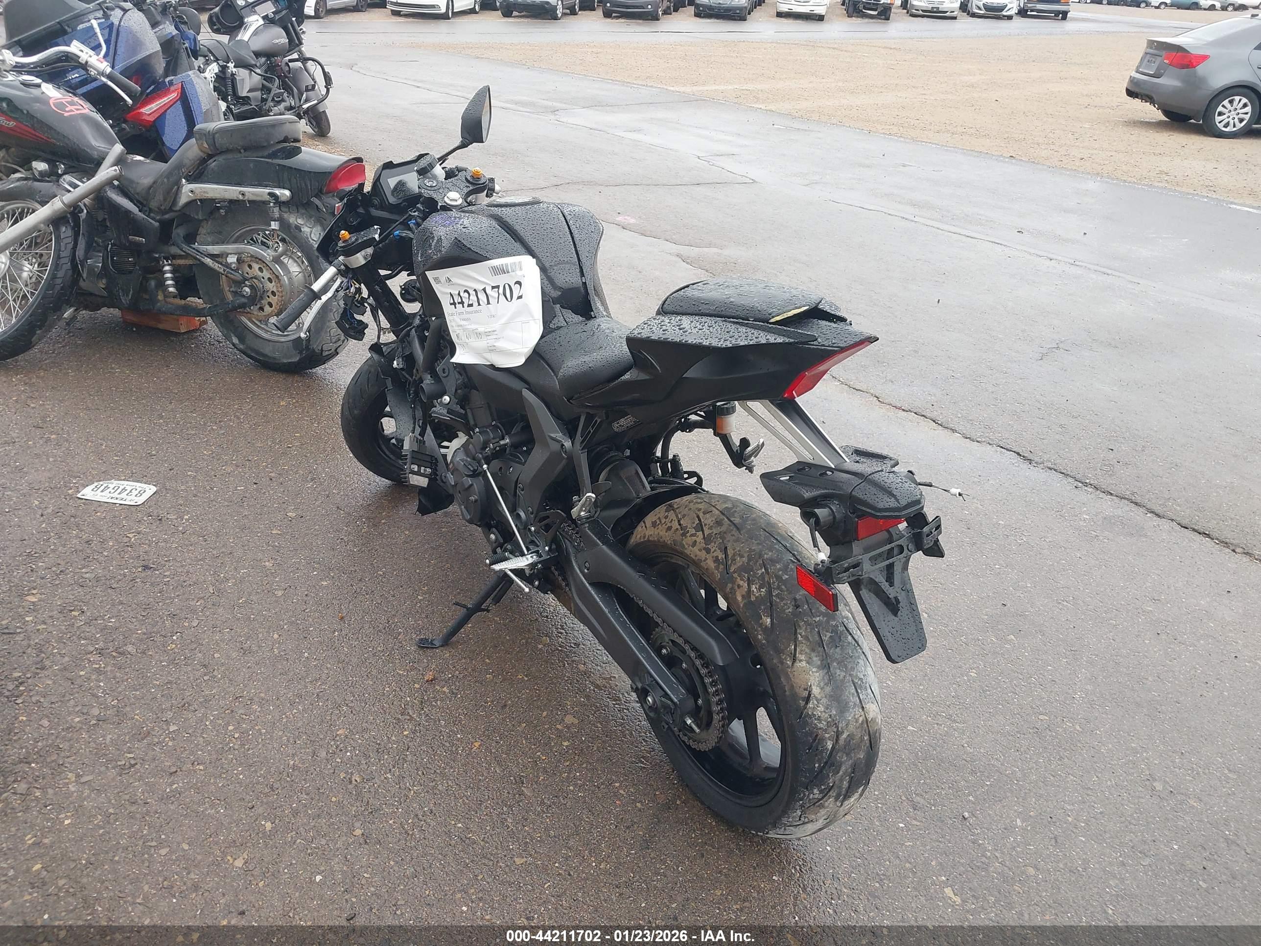 YAMAHA YZFR7 image 3