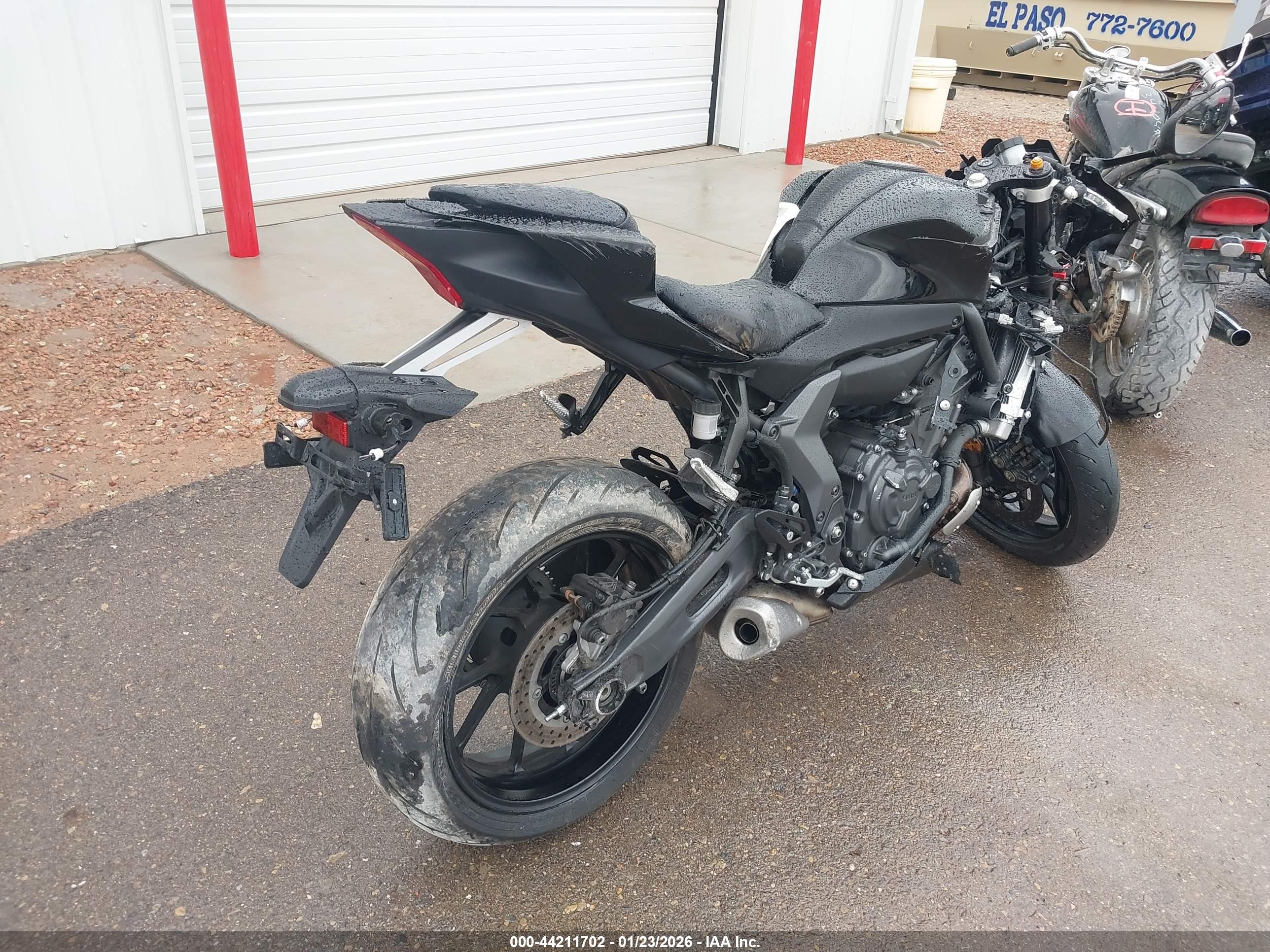 YAMAHA YZFR7 image 4
