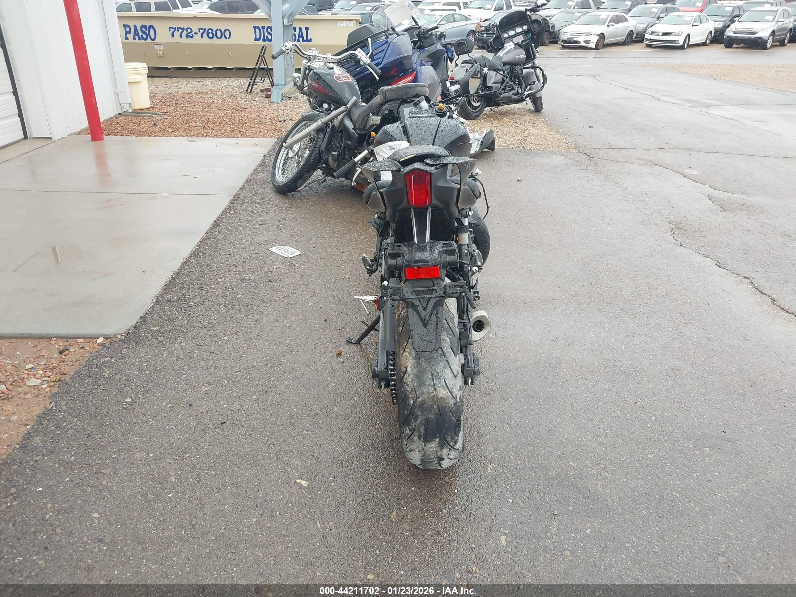 YAMAHA YZFR7 image 6