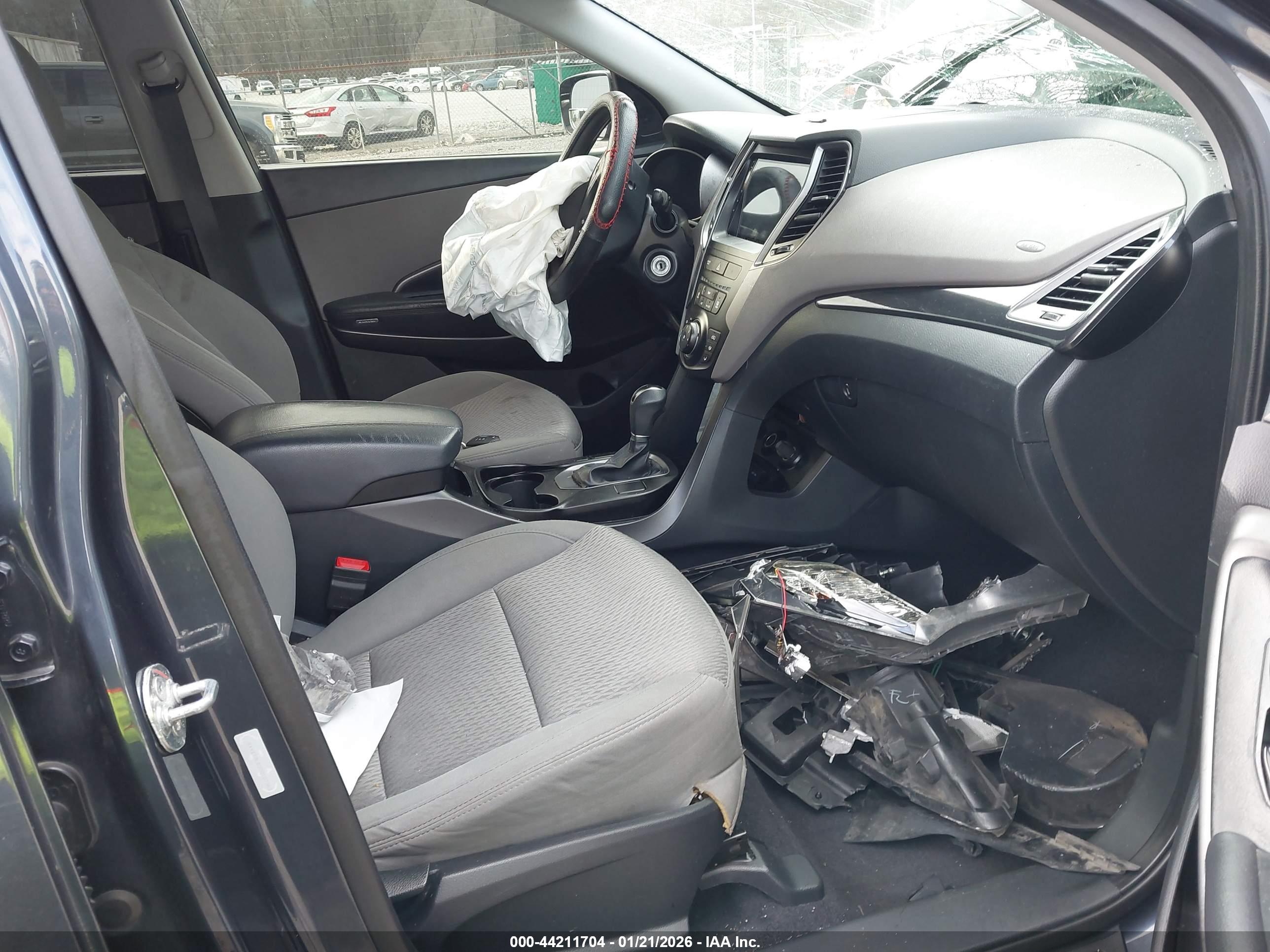 HYUNDAI SANTA image 5